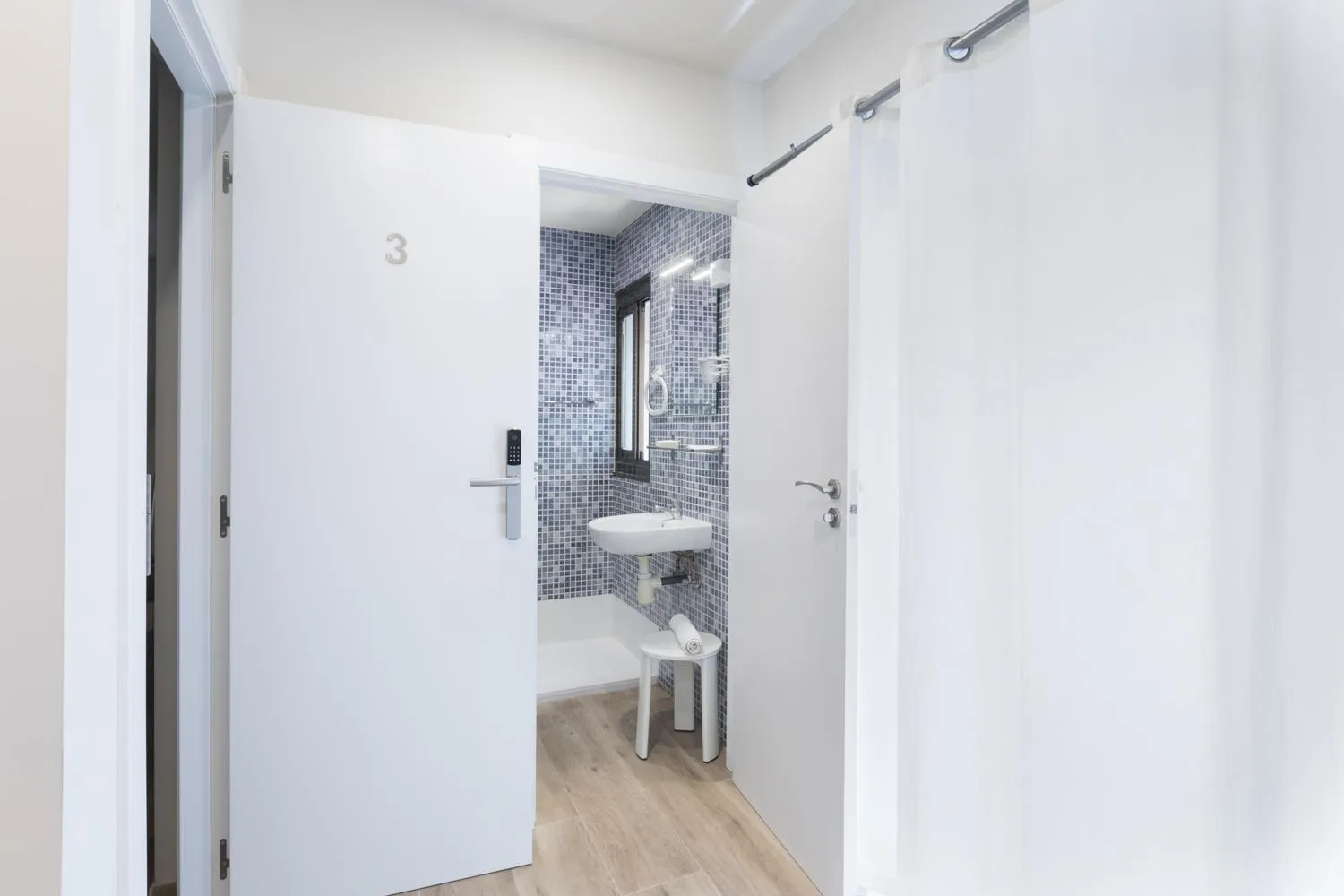 Shower in Hostal Oliveta