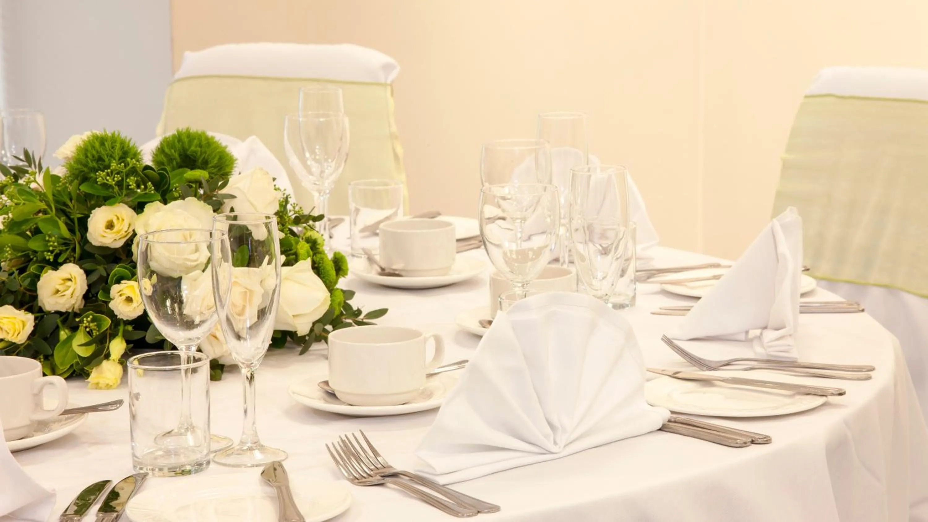 Meeting/conference room in Holiday Inn Portsmouth by IHG