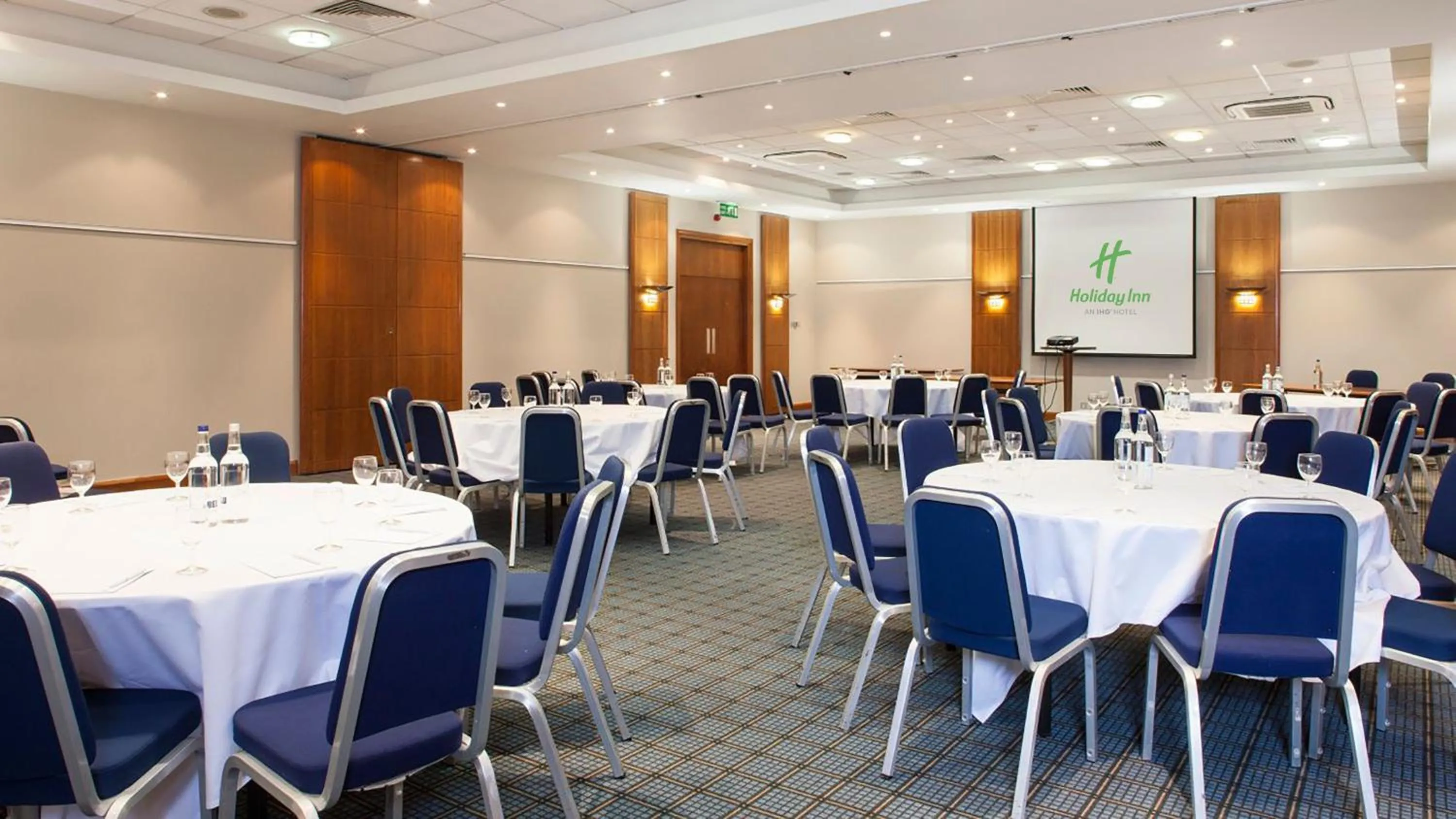 Meeting/conference room in Holiday Inn Portsmouth by IHG