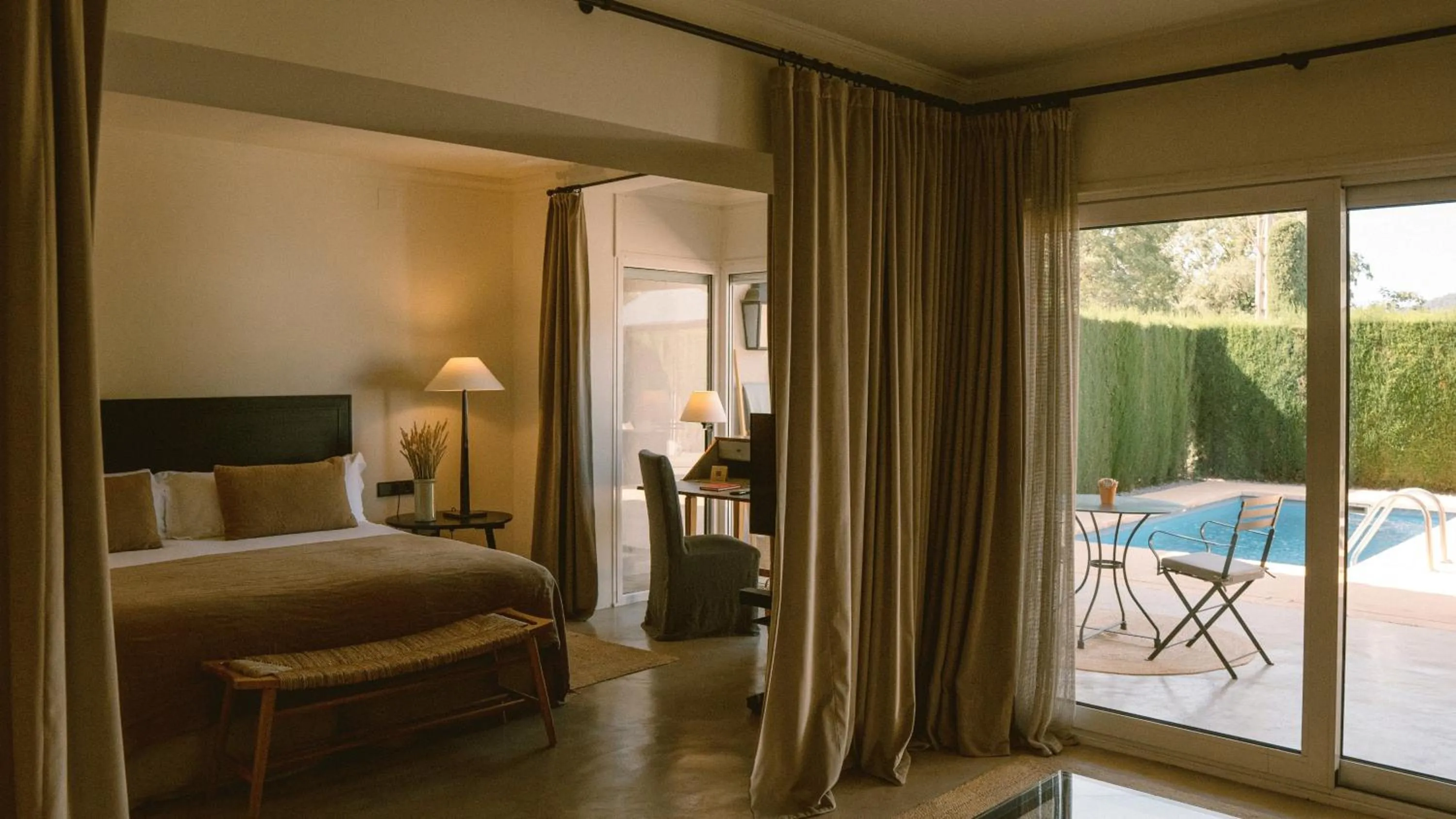 Photo of the whole room, Bed in Mas de Torrent Hotel & Spa, Relais & Châteaux
