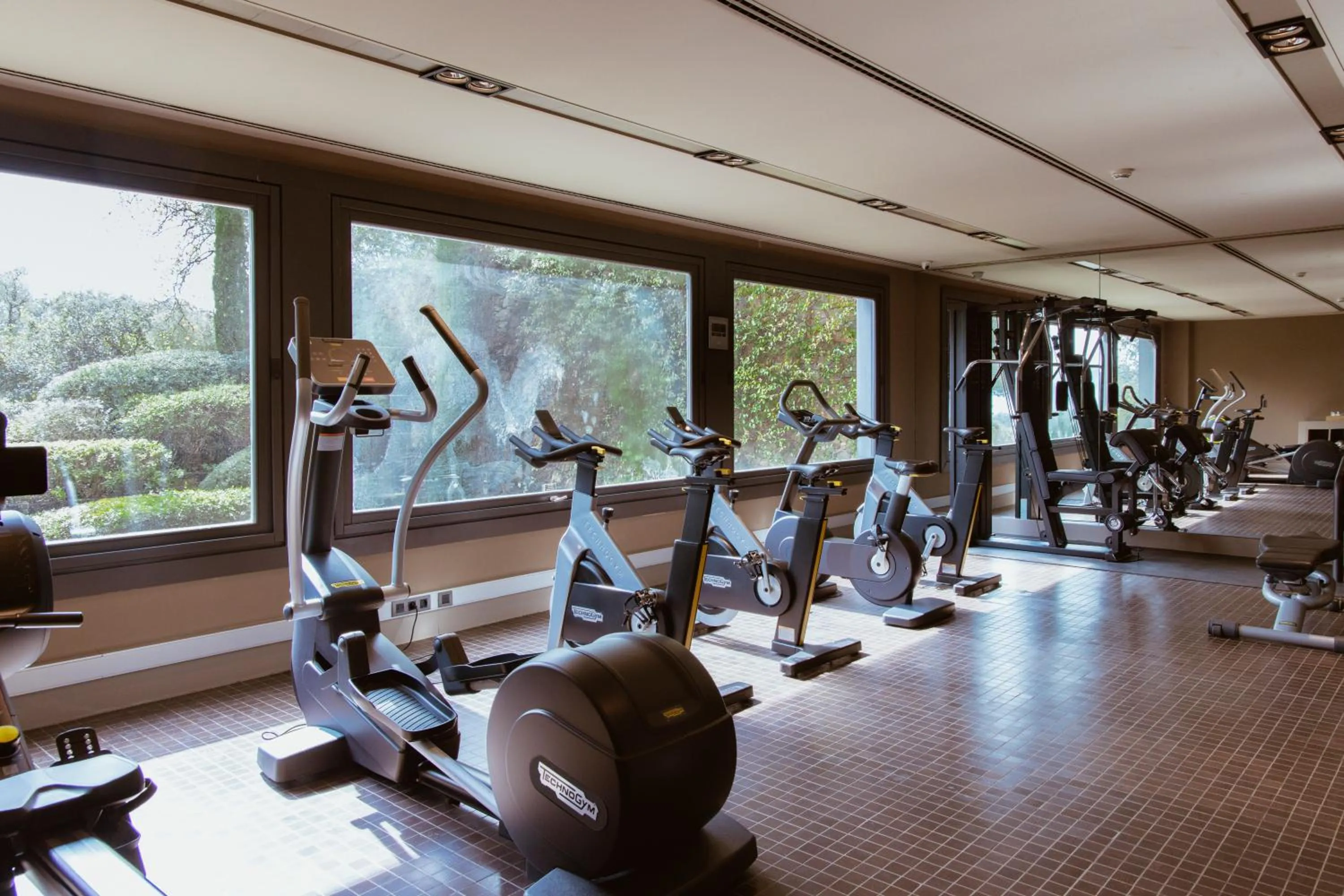 Fitness centre/facilities in Mas de Torrent Hotel & Spa, Relais & Châteaux