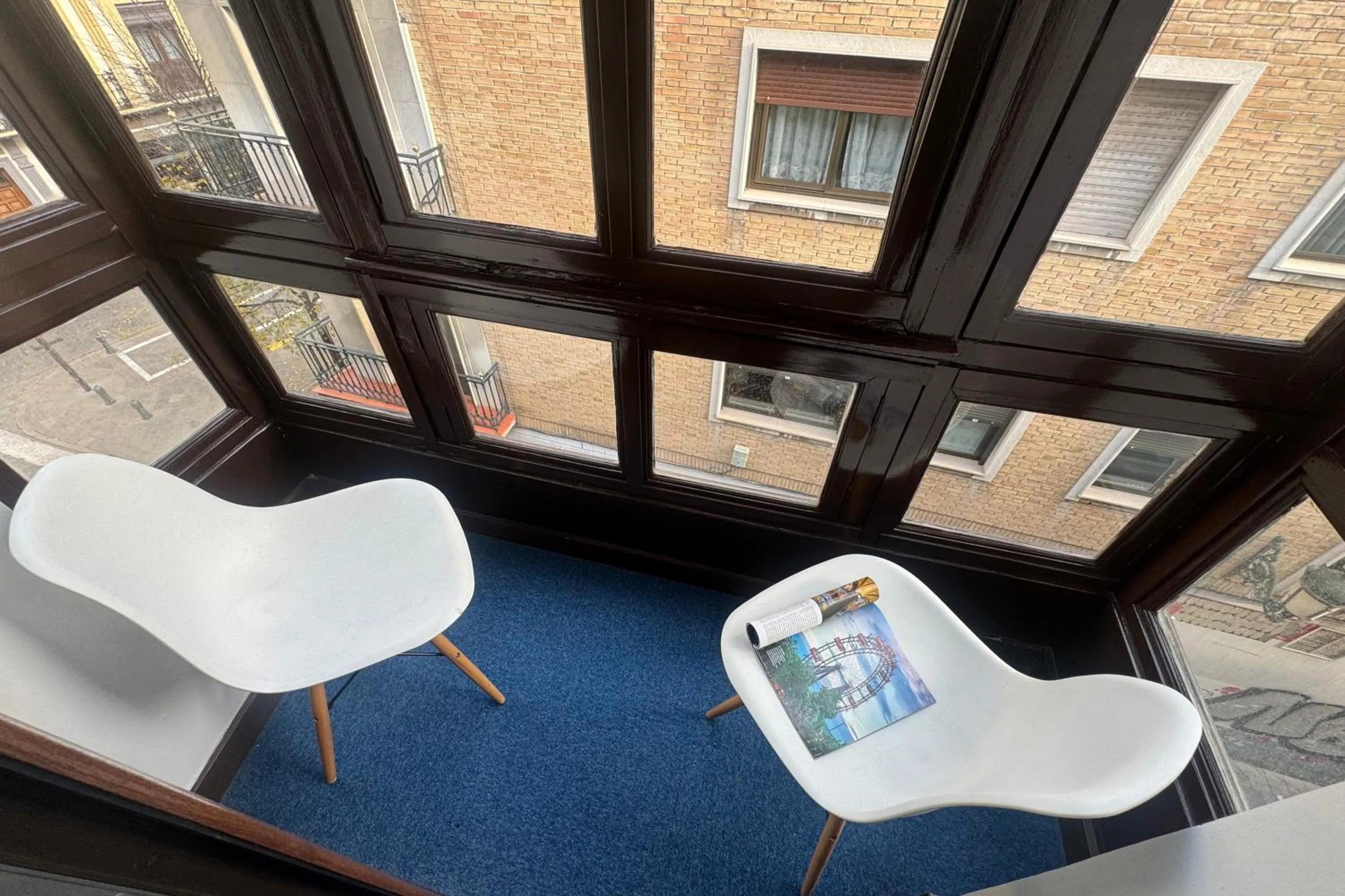 Photo of the whole room in Casual Ilbira Granada