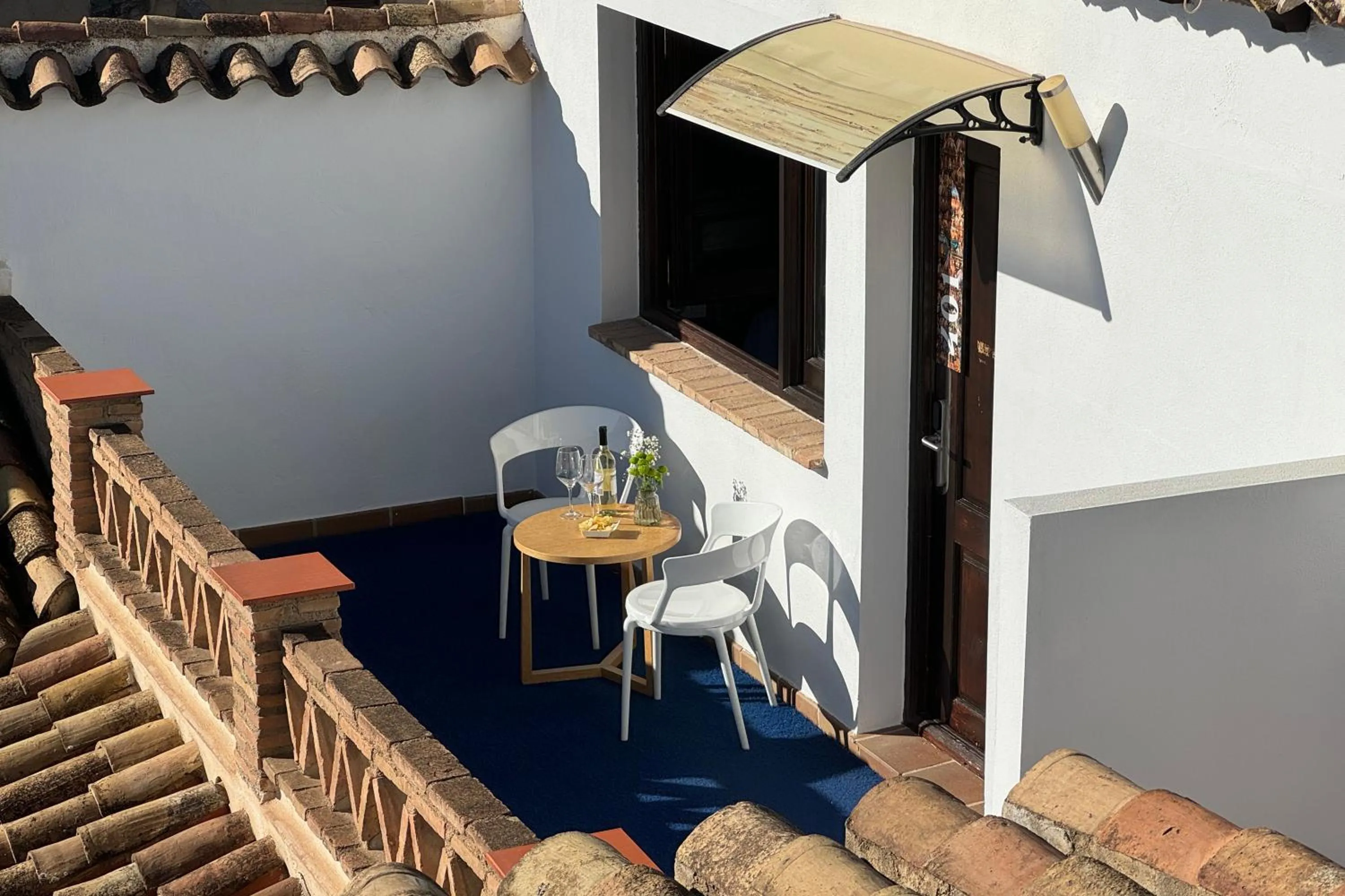 Photo of the whole room in Casual Ilbira Granada