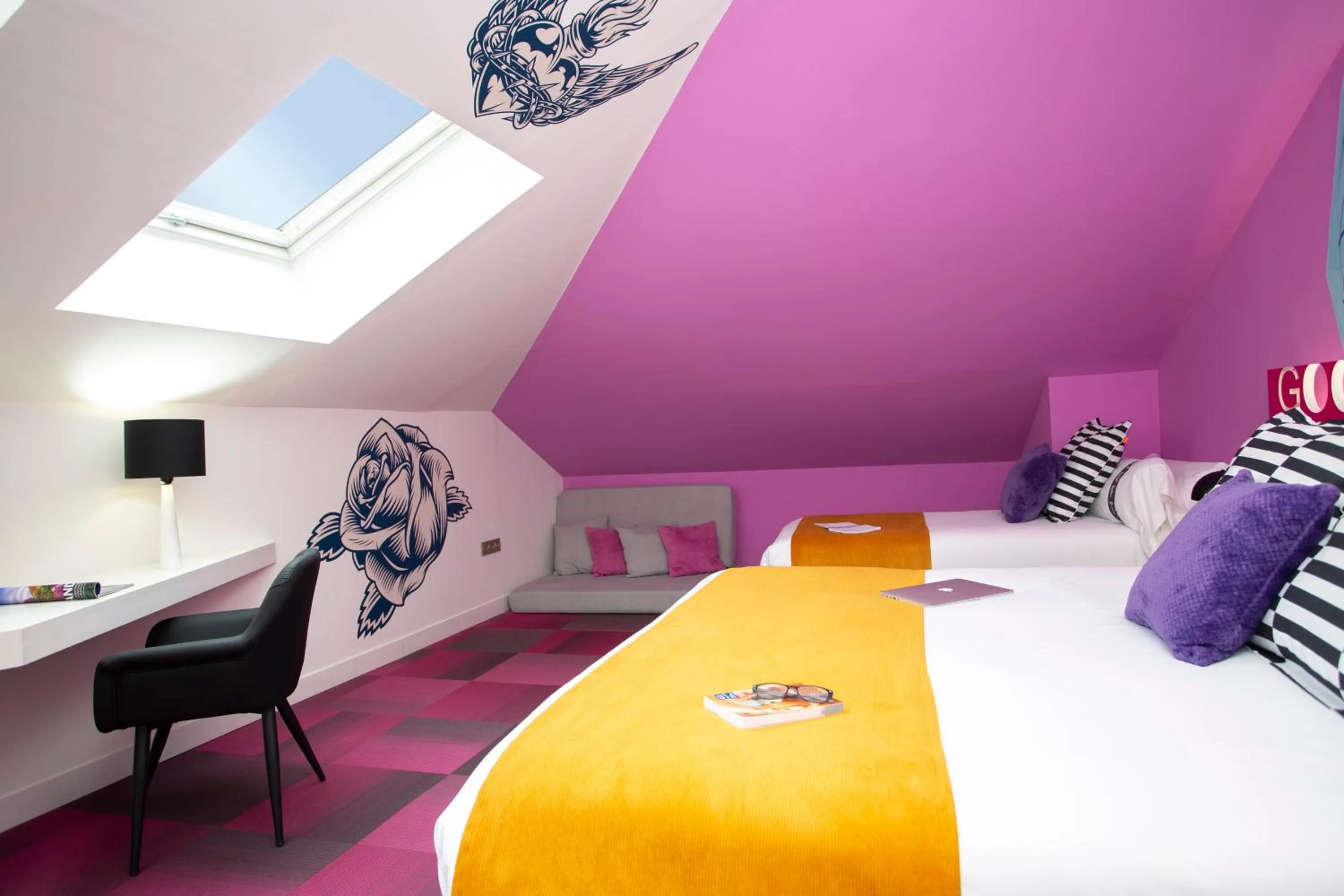 Photo of the whole room, Bed in Casual Ilbira Granada