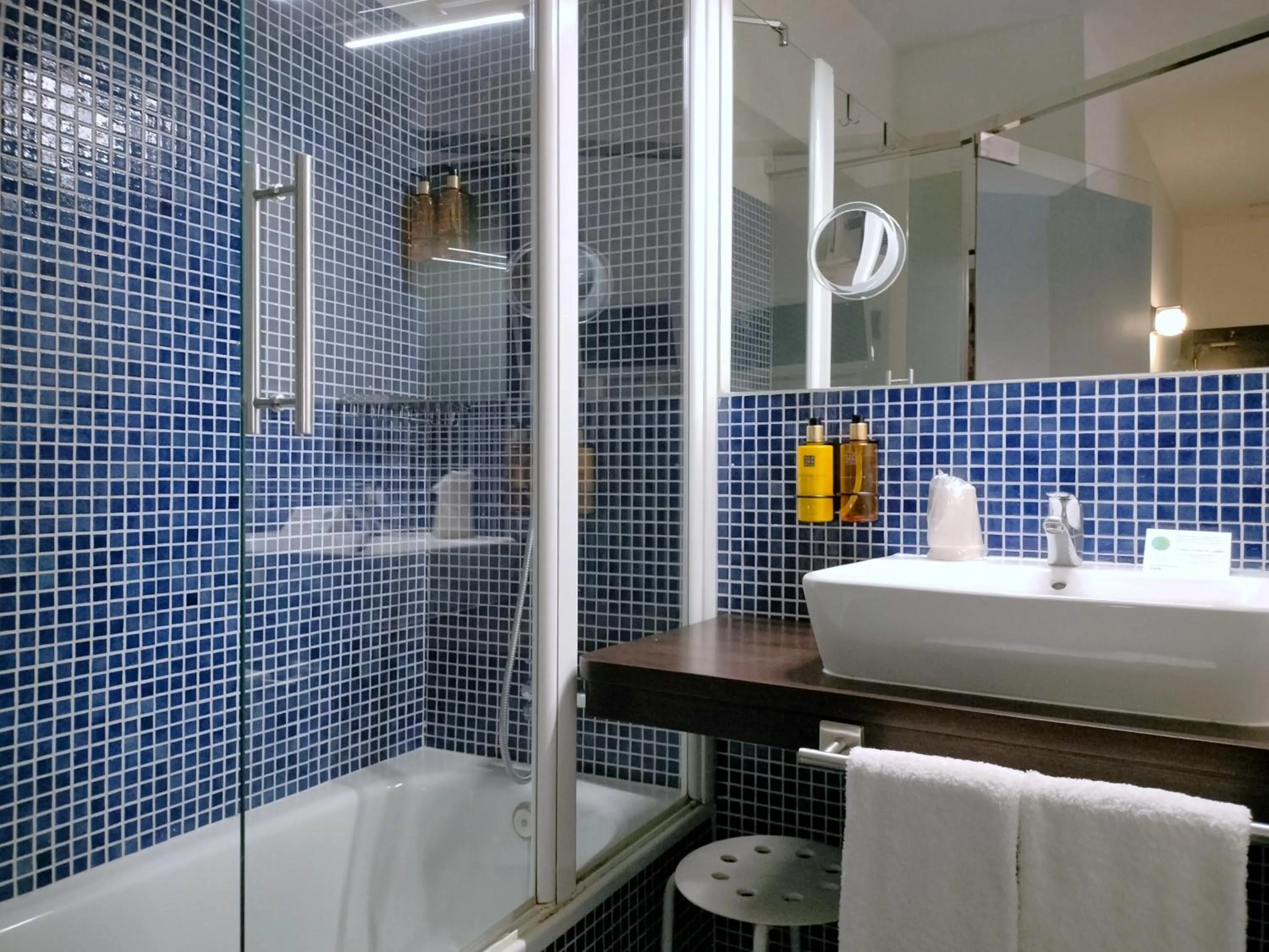 Bathroom in Casual Ilbira Granada