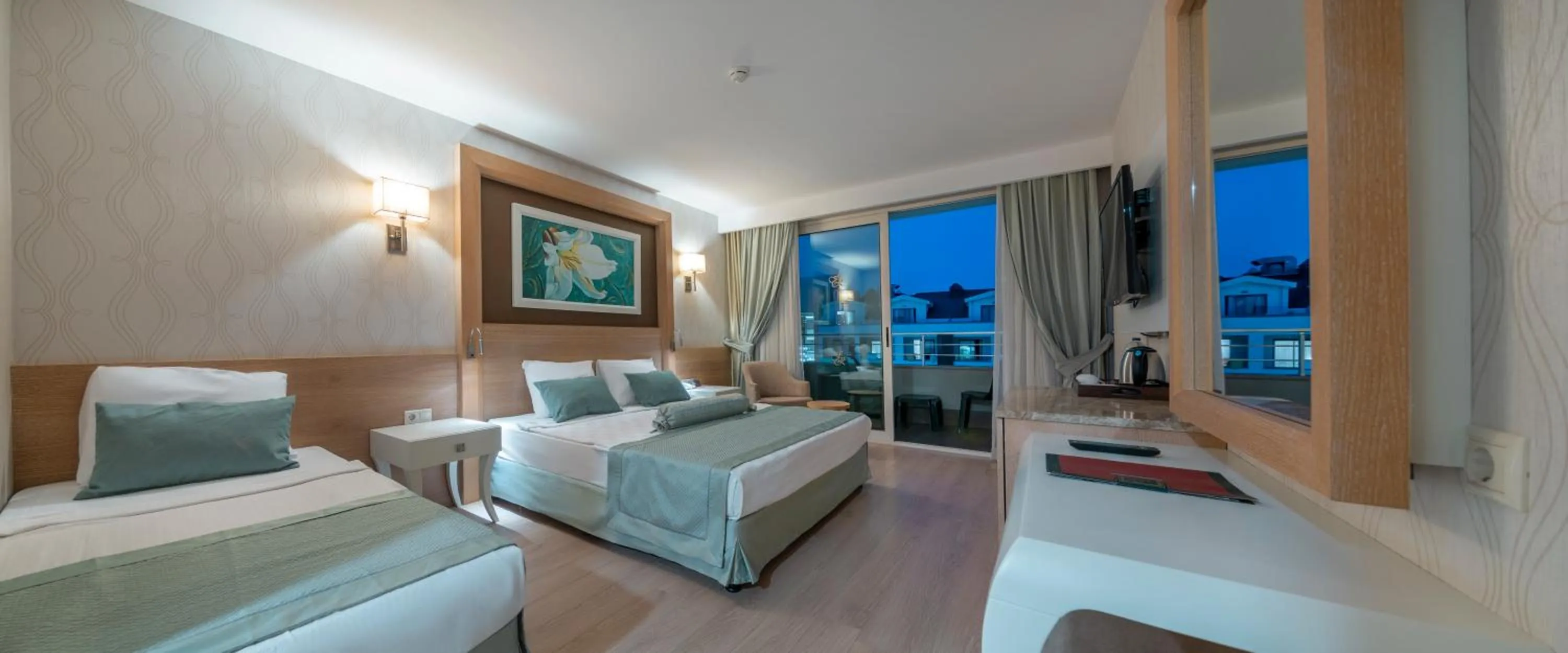 Shower, Bed in Fame Residence Goynuk