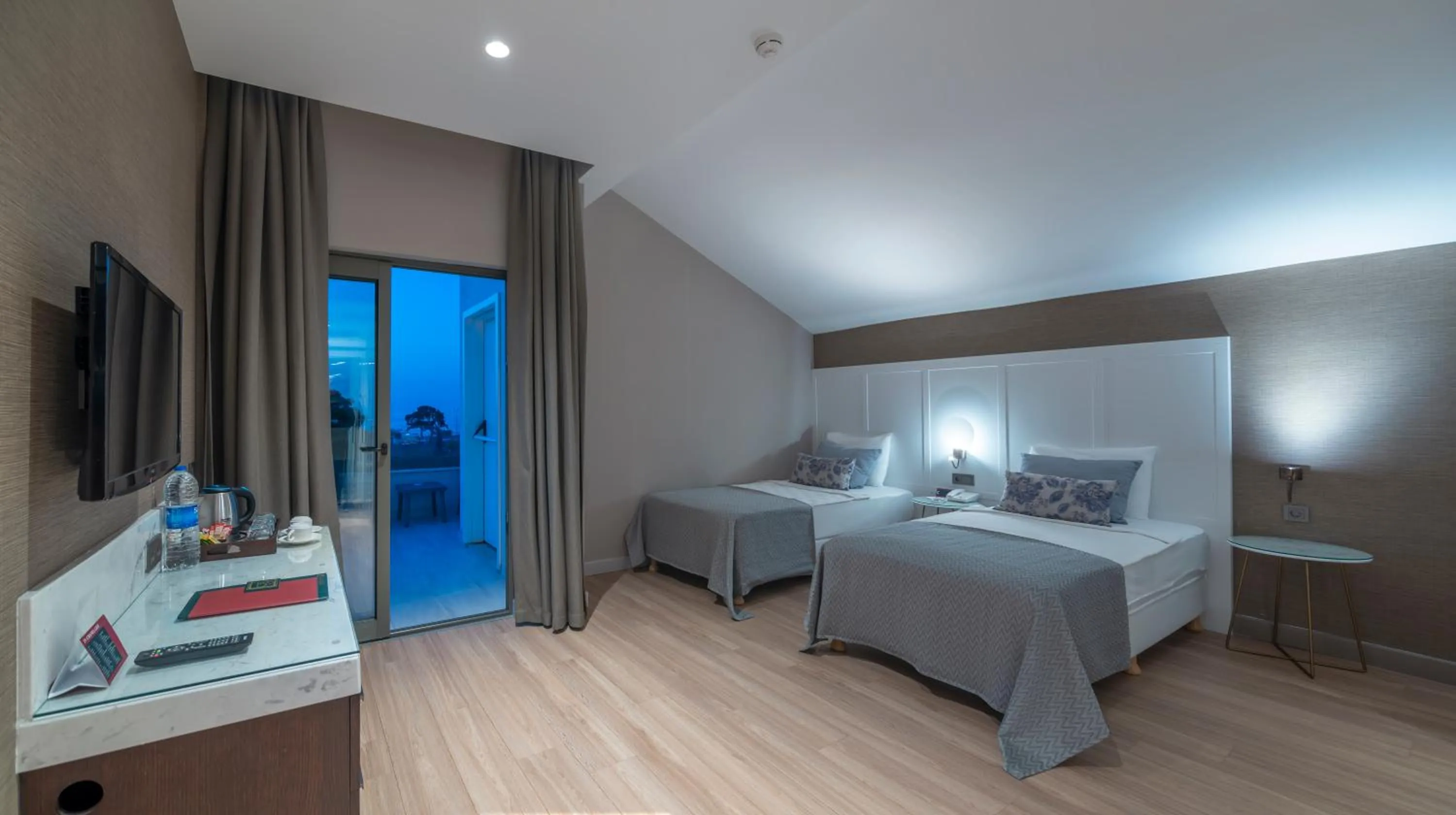 Shower, Bed in Fame Residence Goynuk