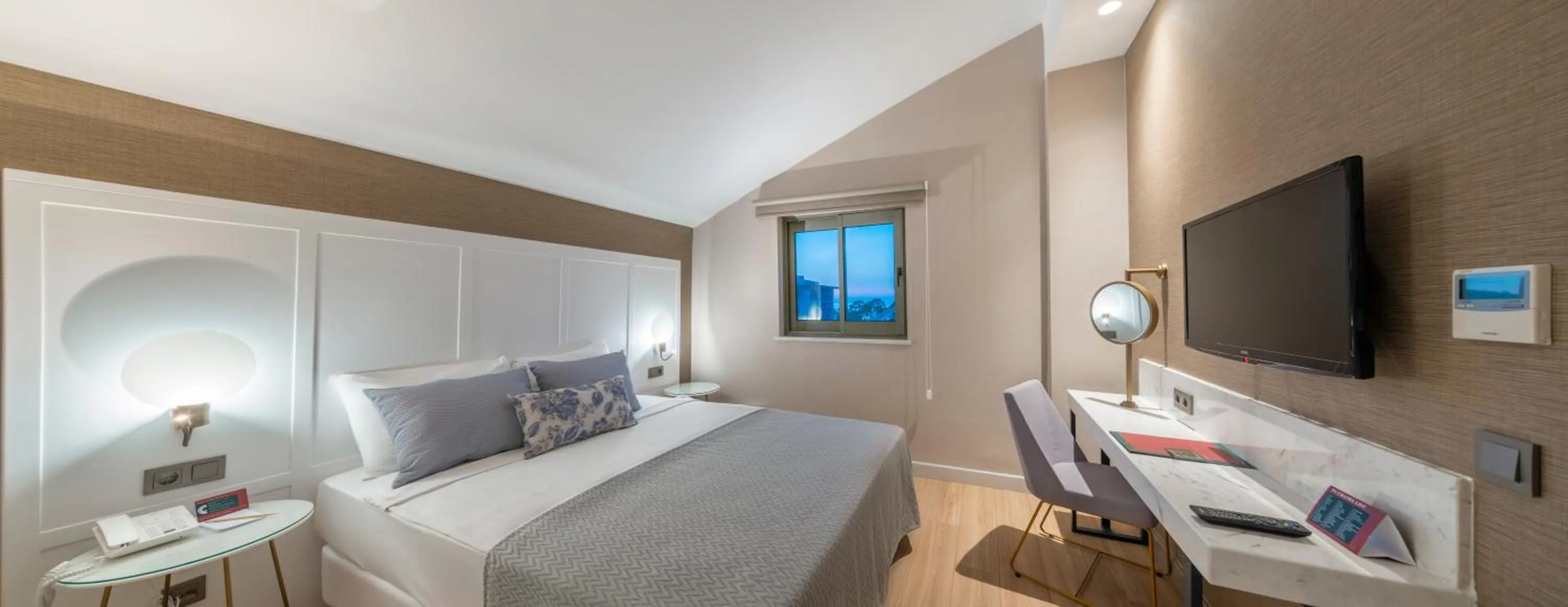 Shower, Bed in Fame Residence Goynuk