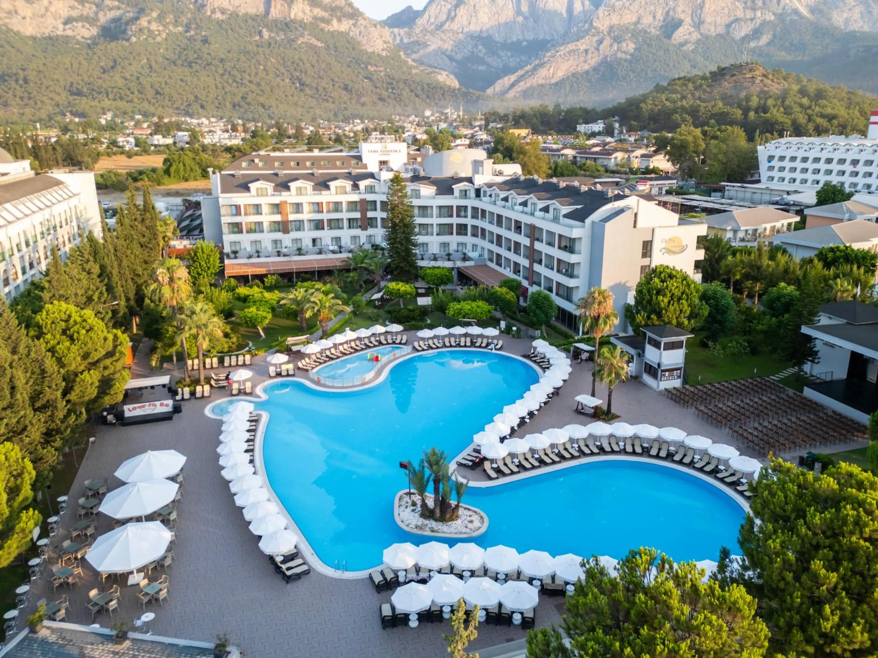 Swimming pool in Fame Residence Goynuk