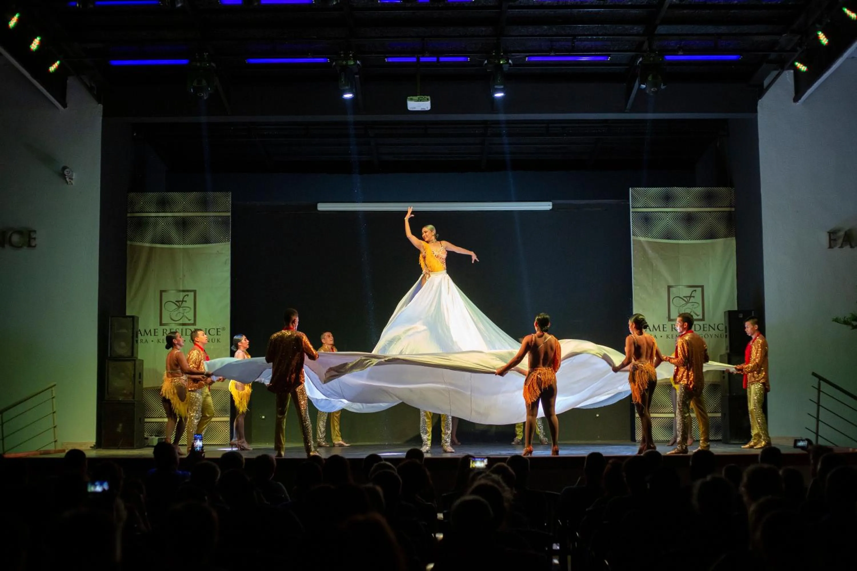 People in Fame Residence Goynuk