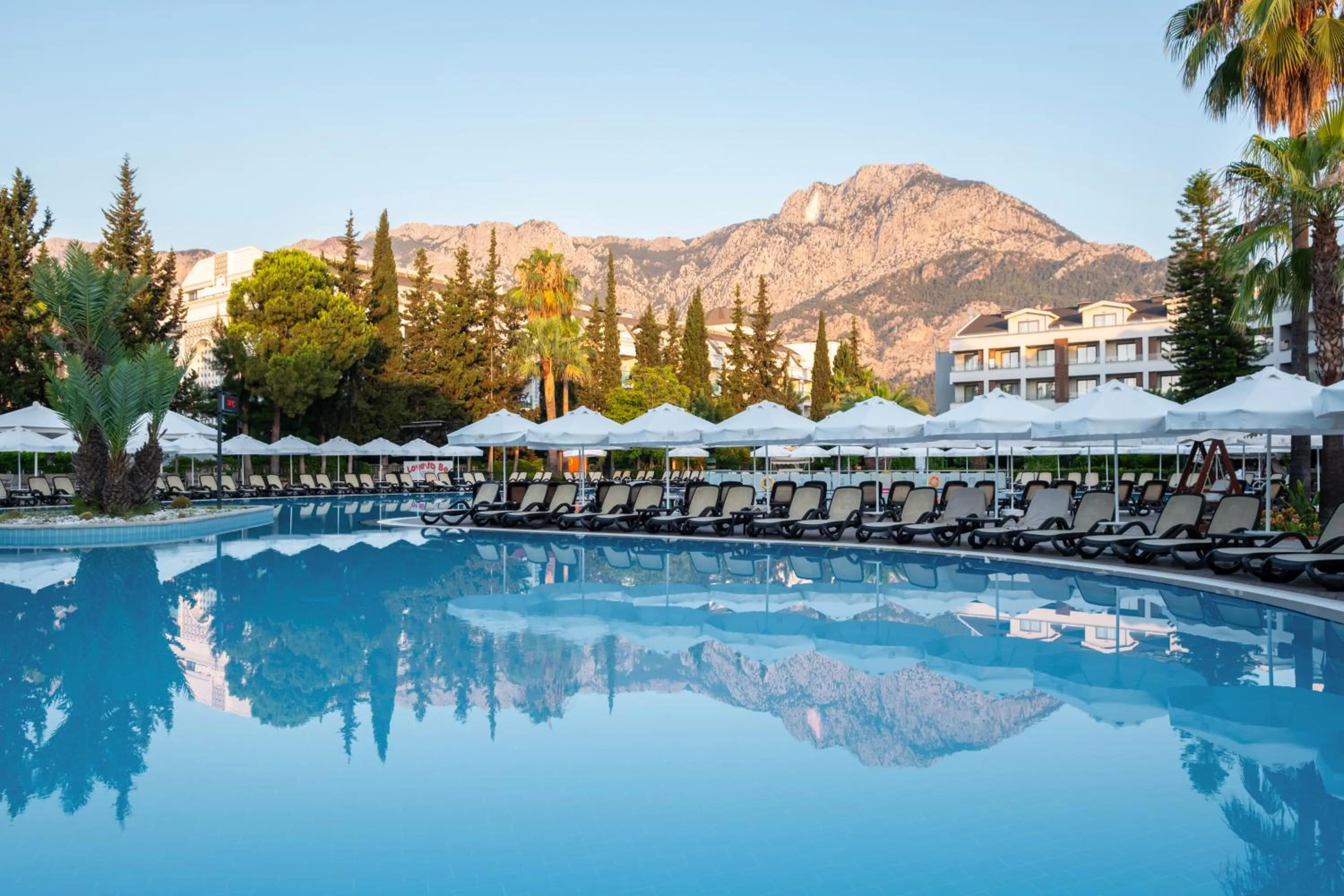 Swimming pool in Fame Residence Goynuk