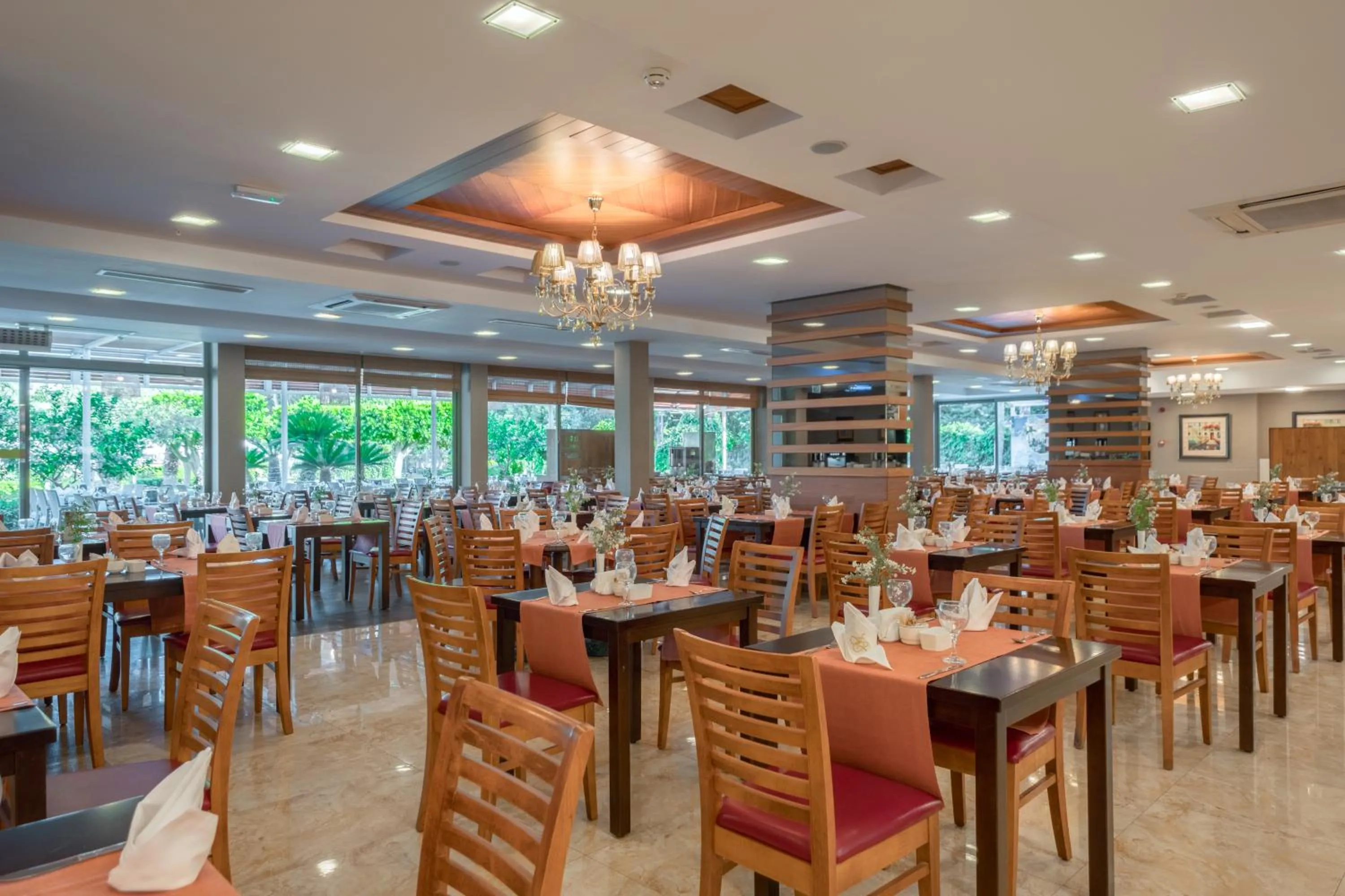 Restaurant/places to eat in Fame Residence Goynuk