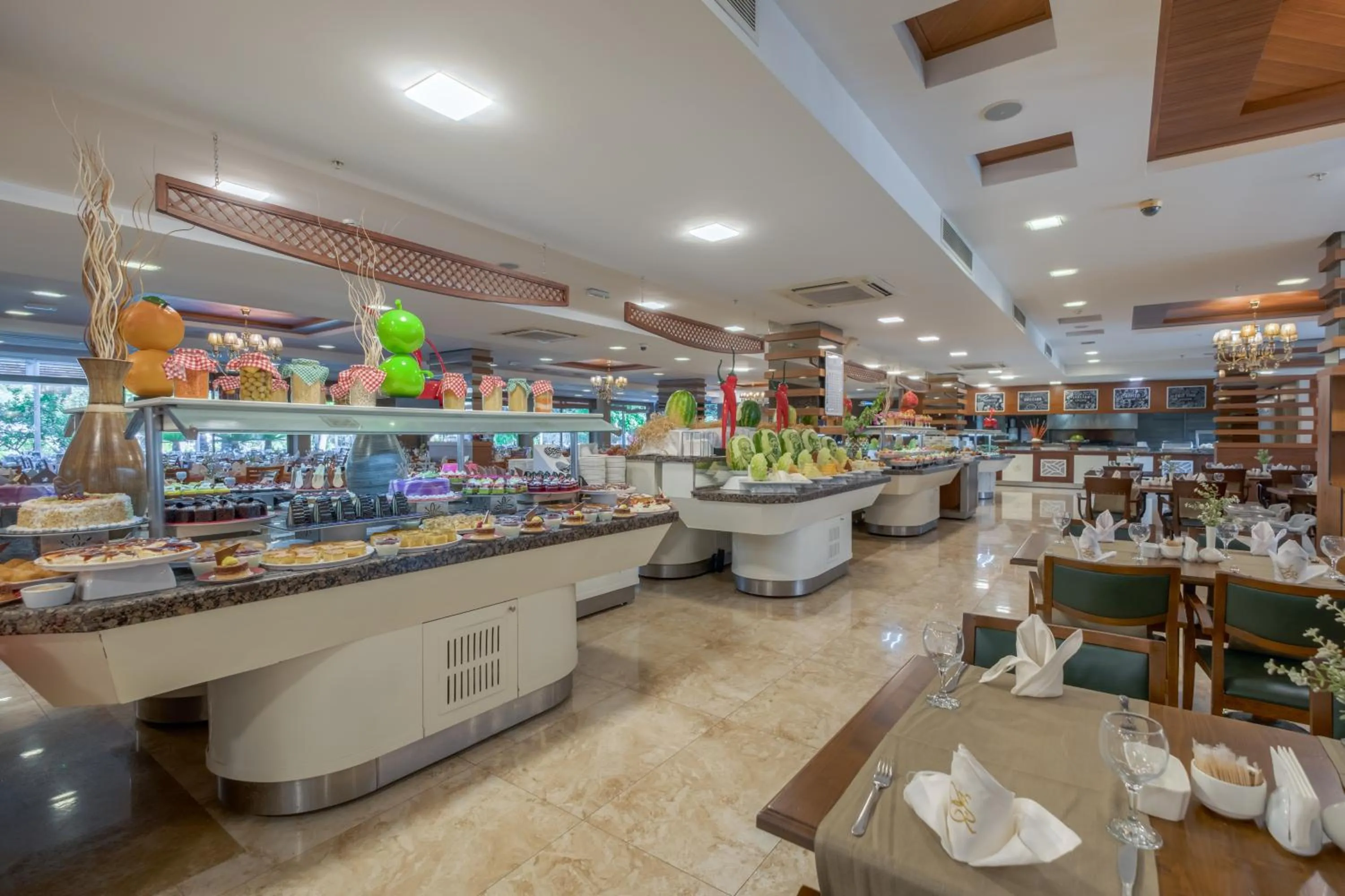 Restaurant/places to eat in Fame Residence Goynuk