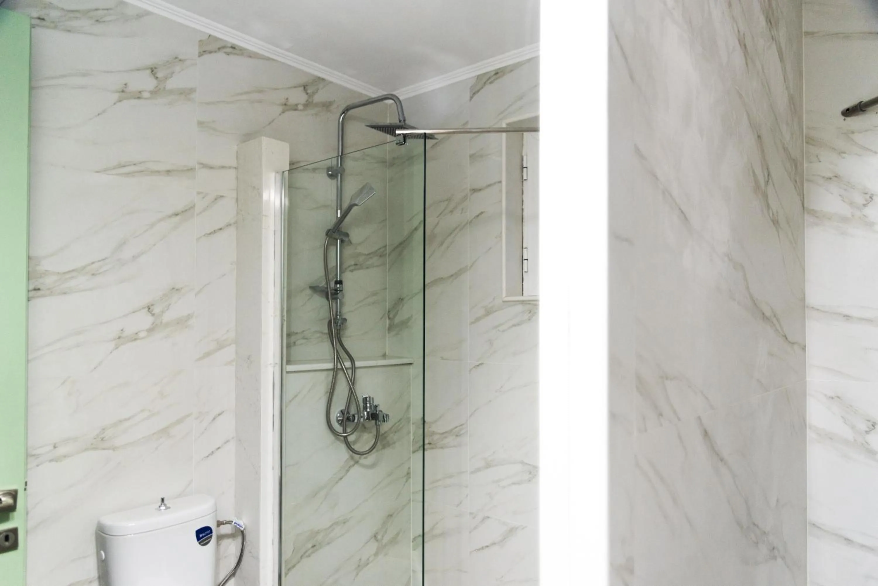 Shower in Riposo Studios & Apartments