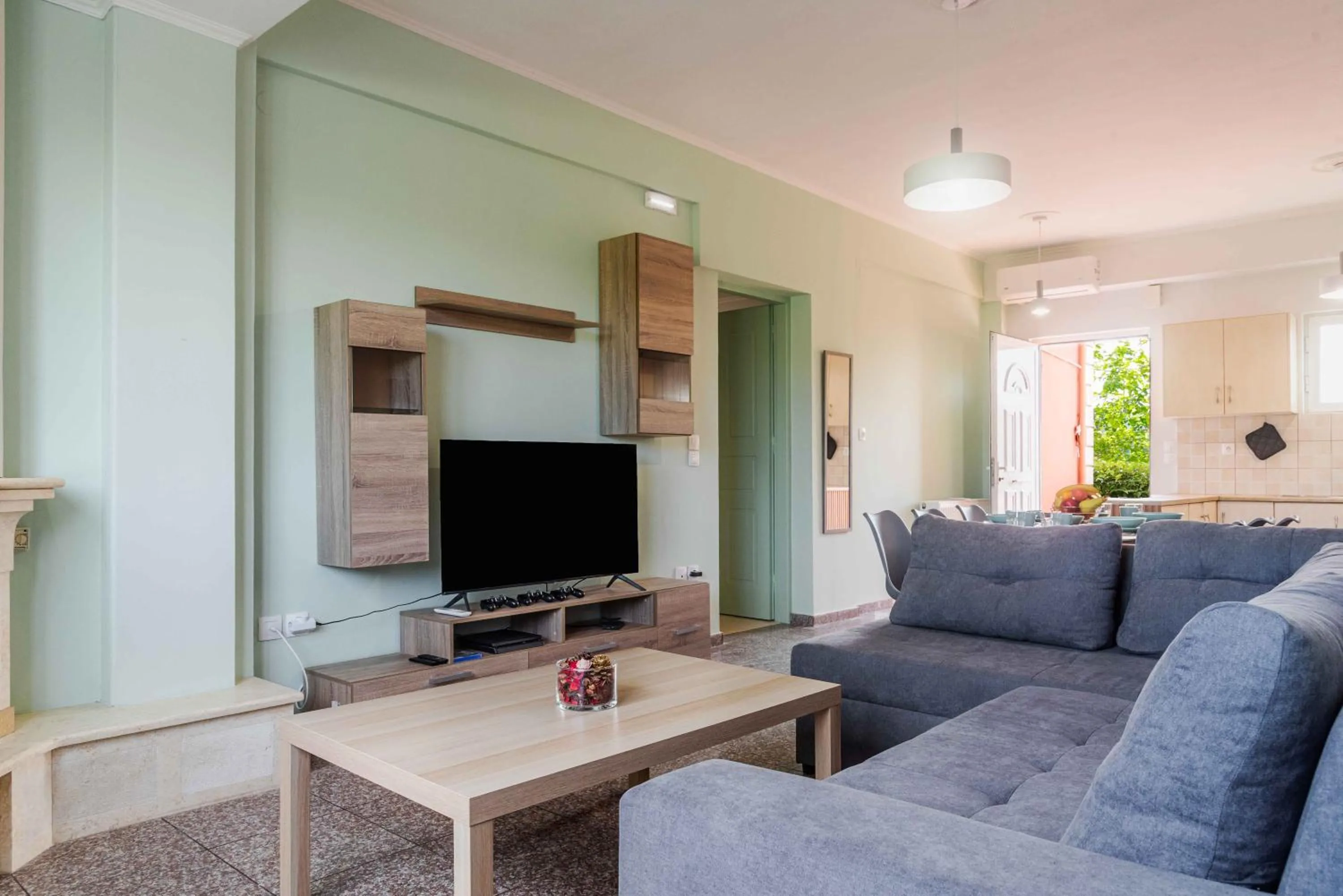 TV and multimedia in Riposo Studios & Apartments