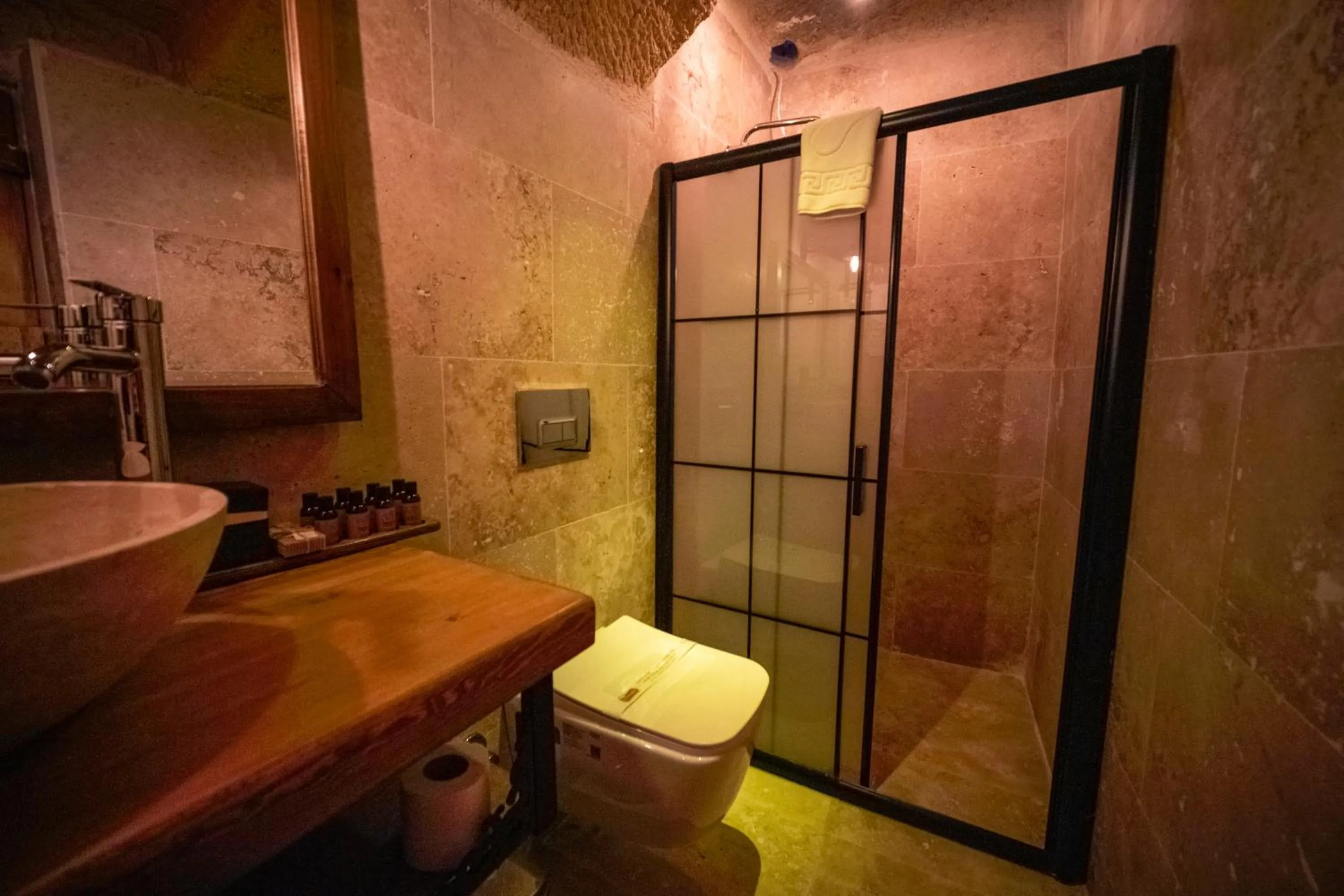 Shower in Urgup Evi Cave Hotel