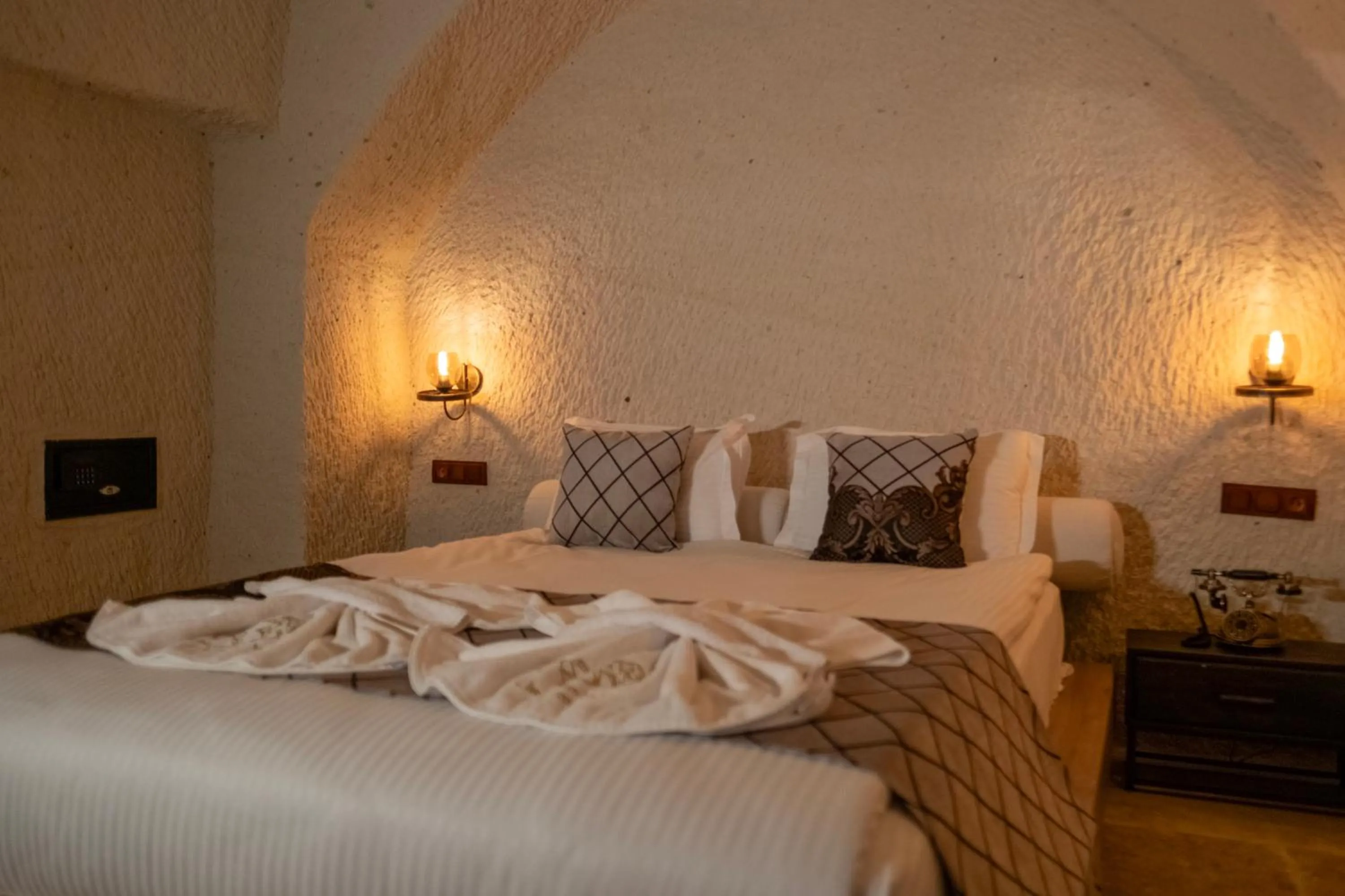 Bed in Urgup Evi Cave Hotel