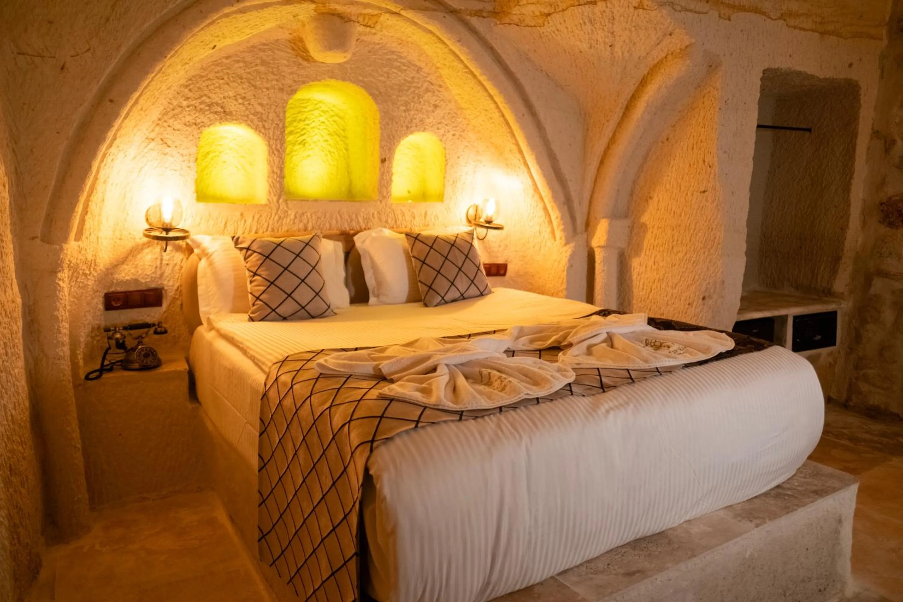 Bed in Urgup Evi Cave Hotel