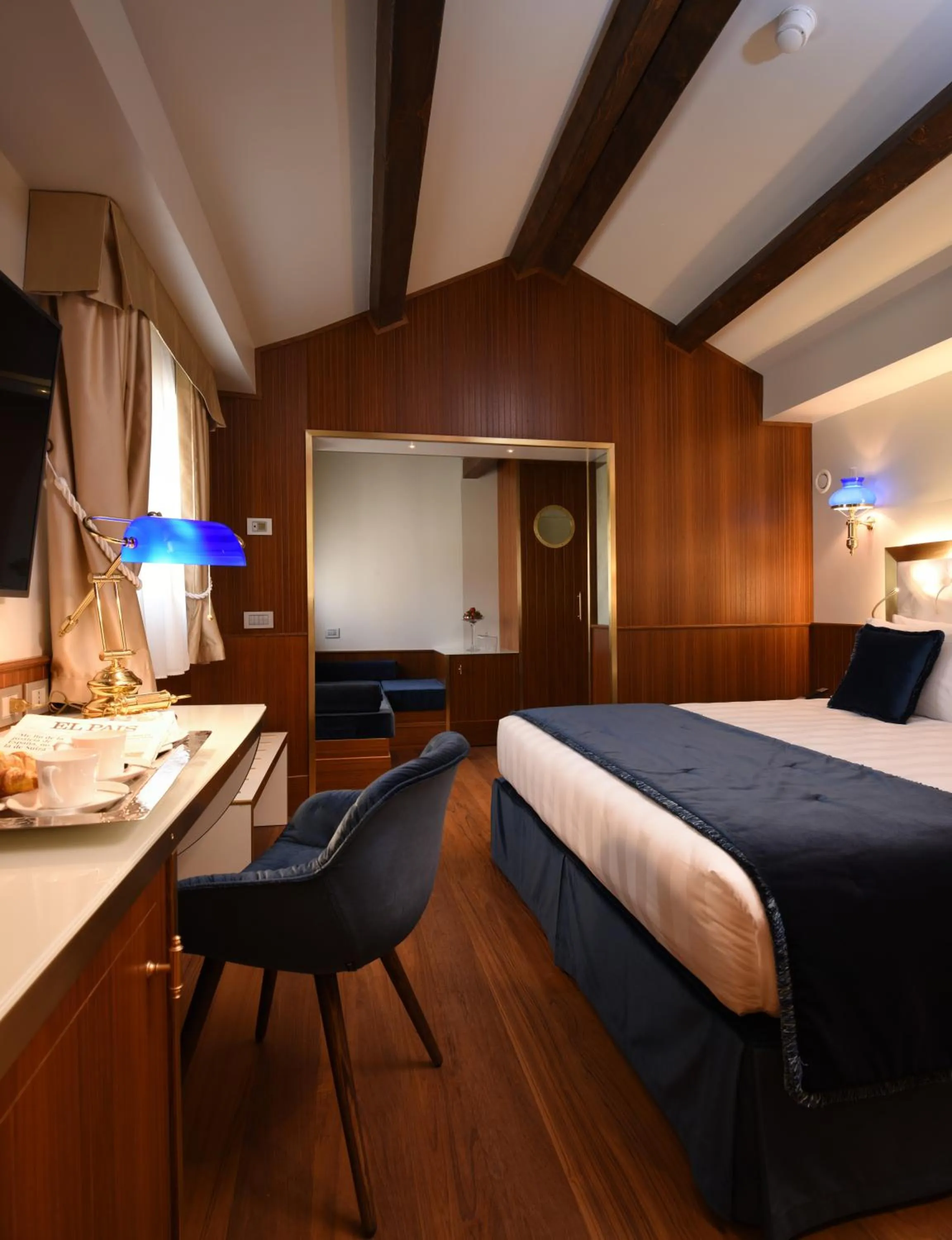 Photo of the whole room, Bed in Santa Croce Boutique Hotel