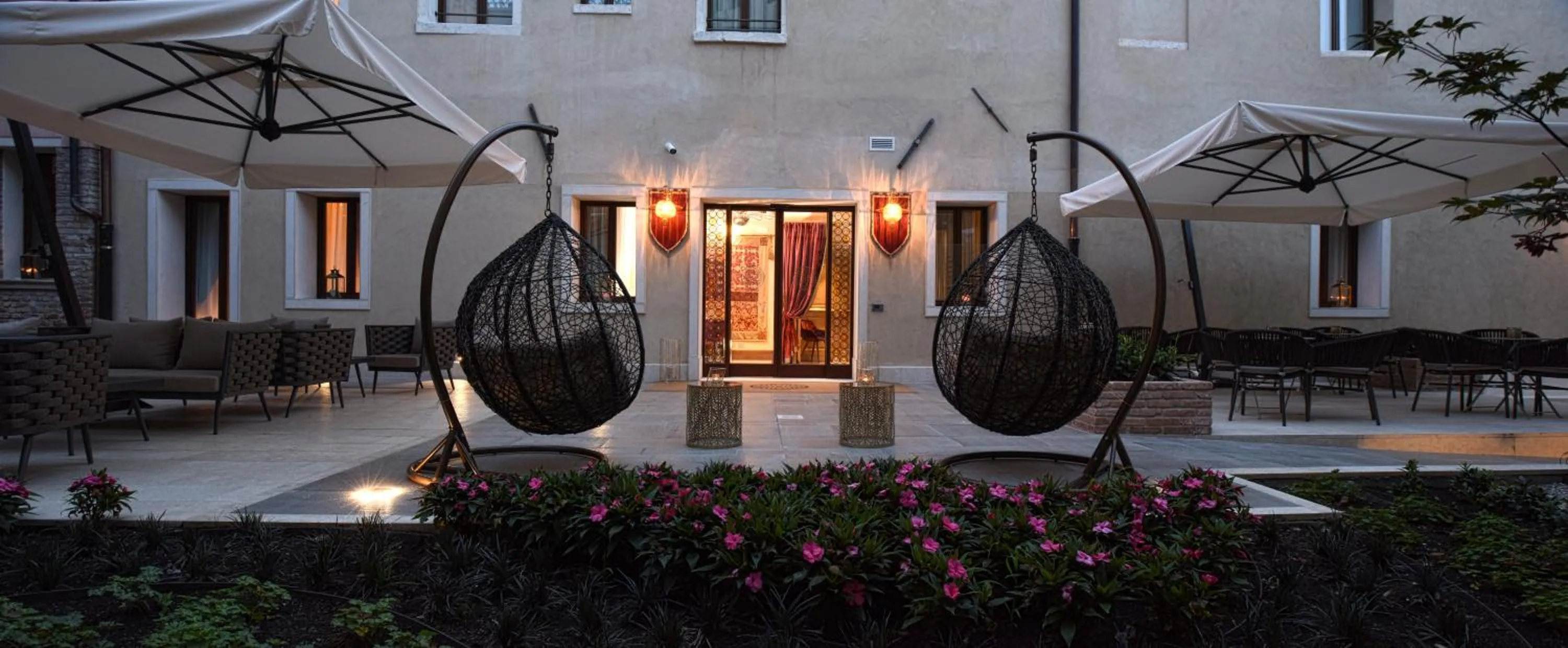 Facade/entrance in Santa Croce Boutique Hotel