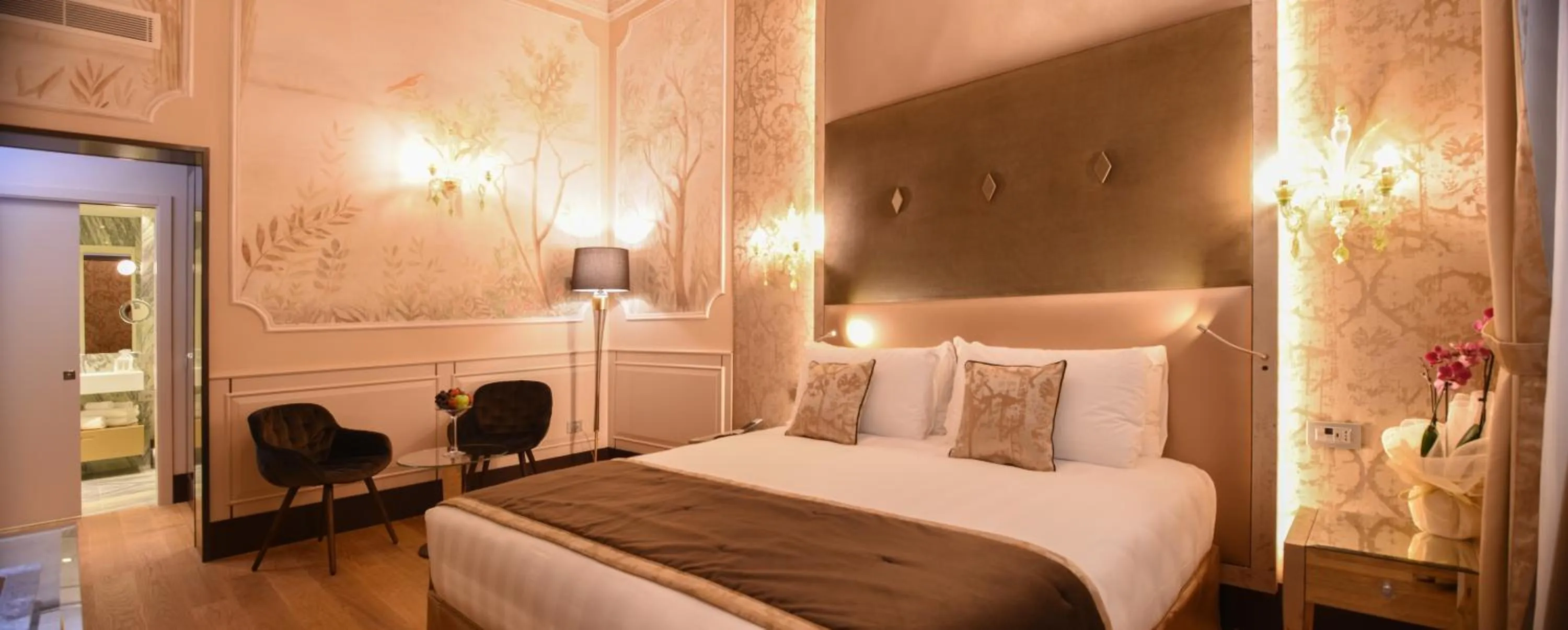 Photo of the whole room, Bed in Santa Croce Boutique Hotel