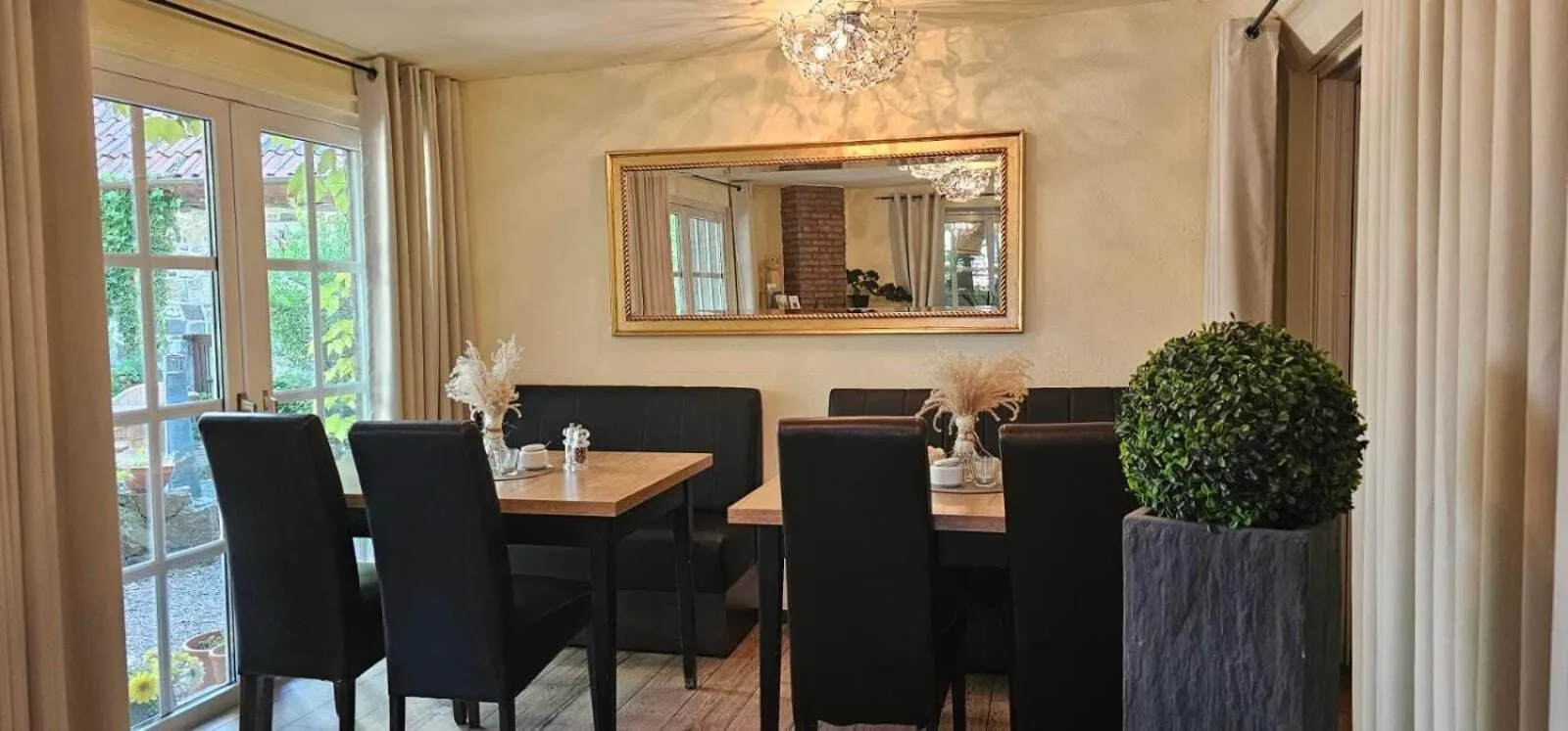 Dining area in Hotelbetriebe Güldenhaupt GmbH