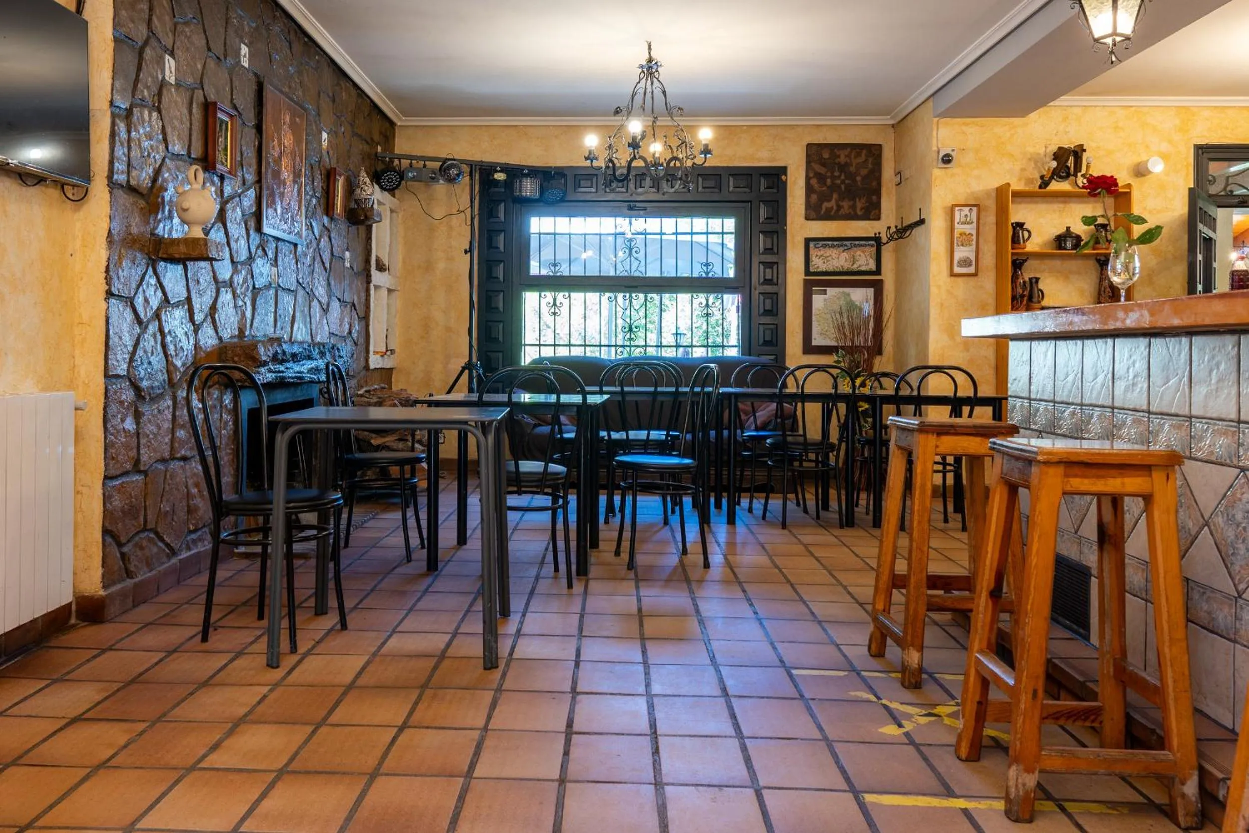 Lounge or bar in Hotel Uña Serranía Encantada