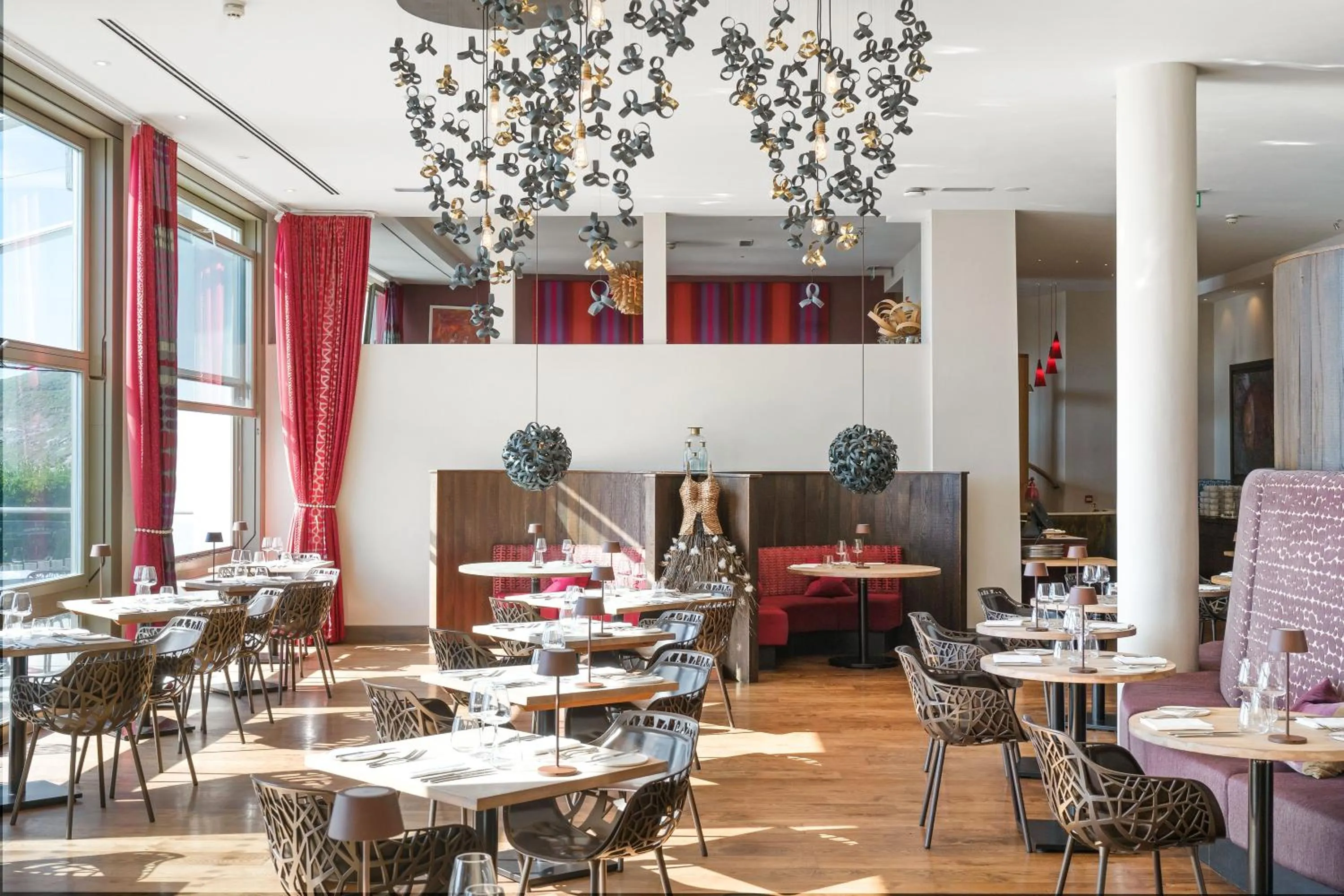 Restaurant/places to eat in Scarlet Hotel - Adults Only