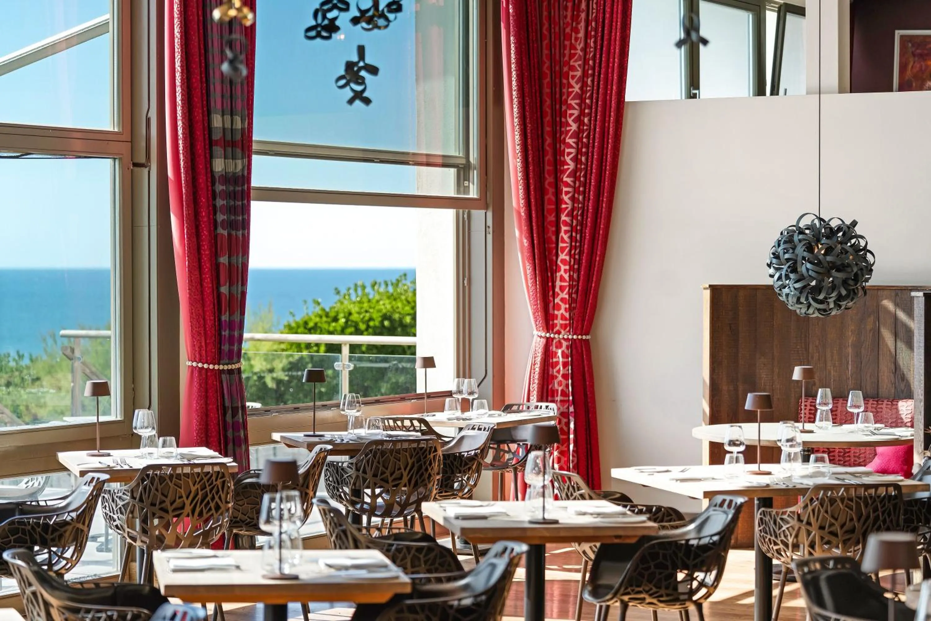 Restaurant/places to eat in Scarlet Hotel - Adults Only