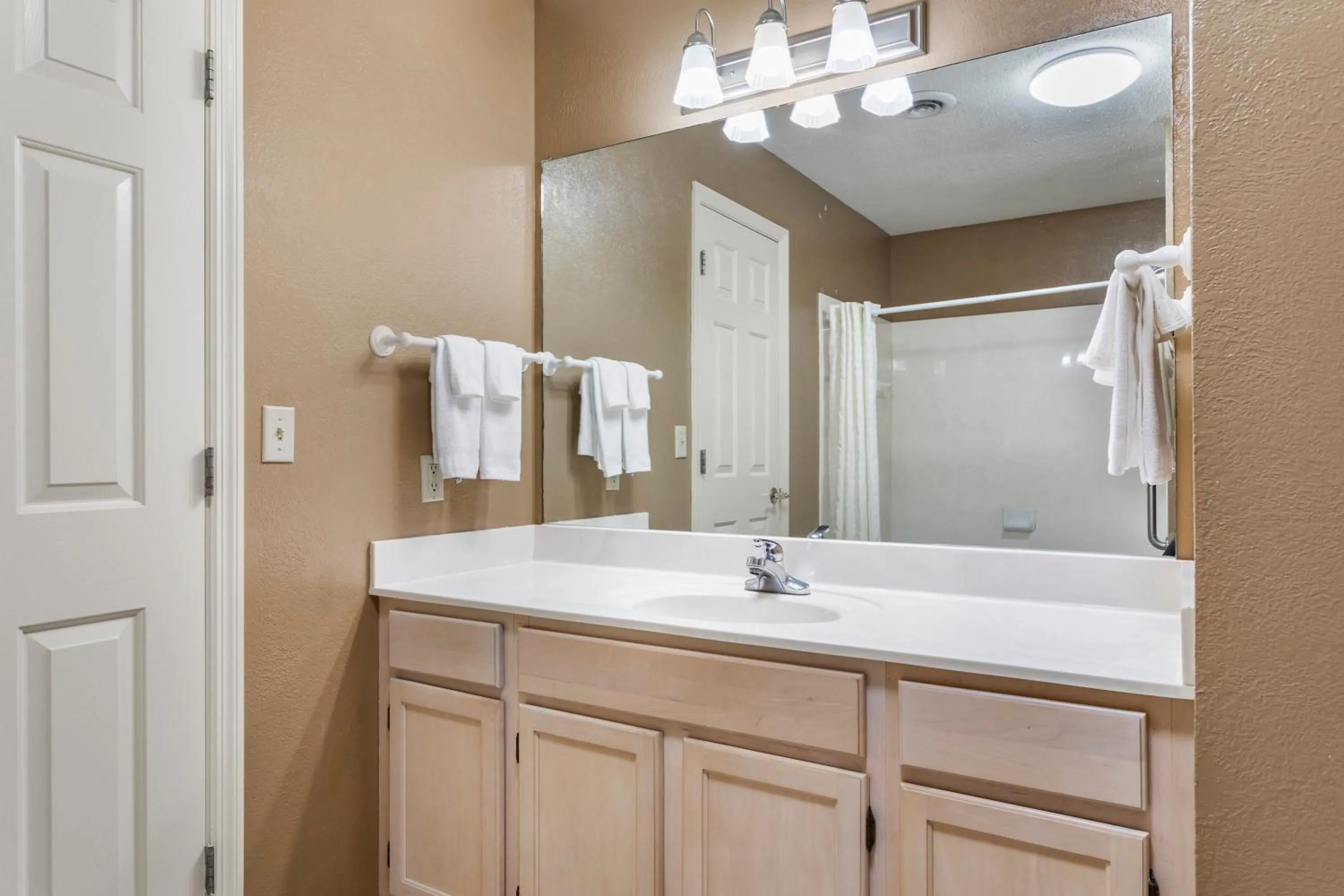 Bathroom in Sunrise Ridge Resort