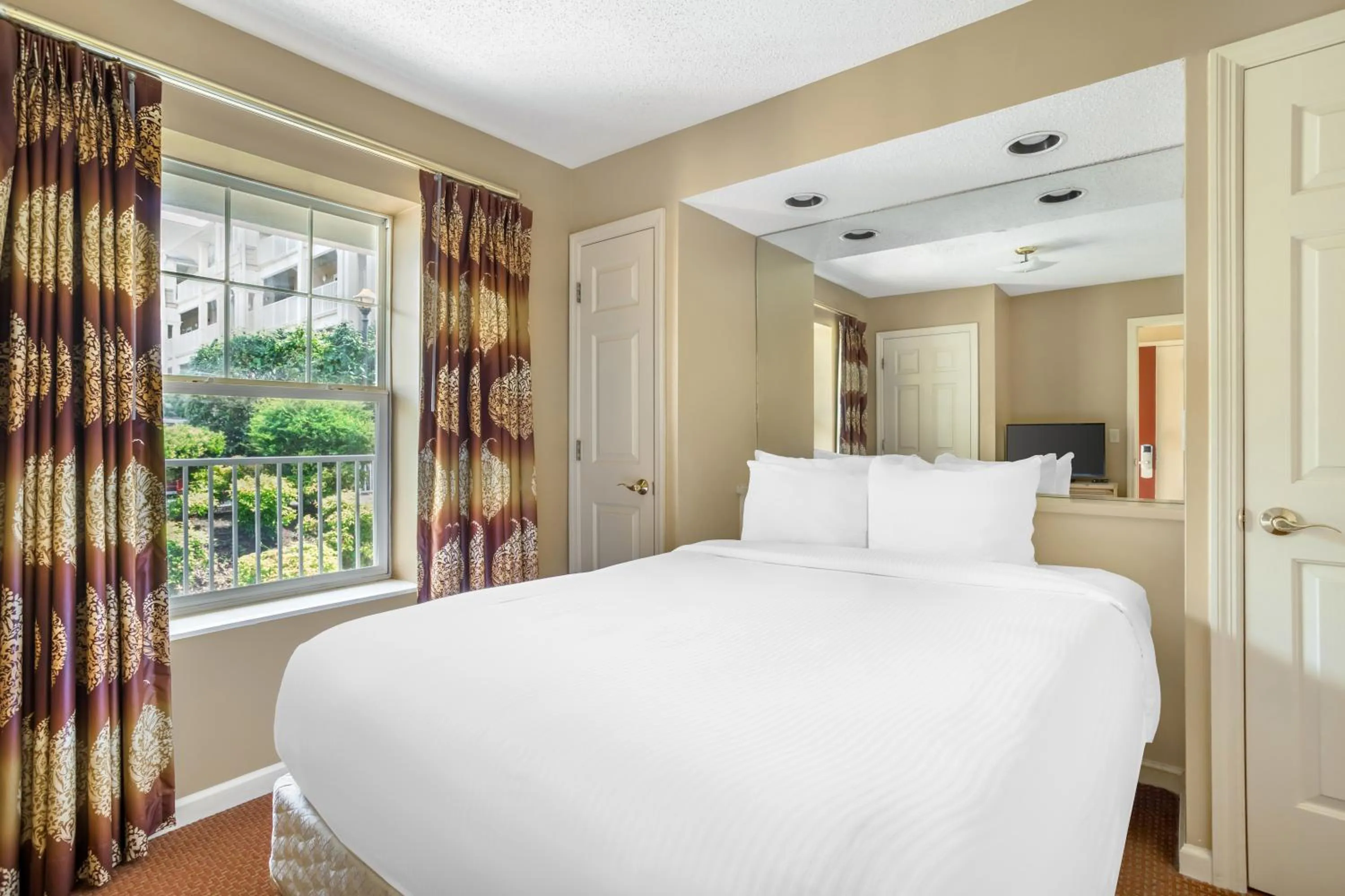 Bed in Sunrise Ridge Resort