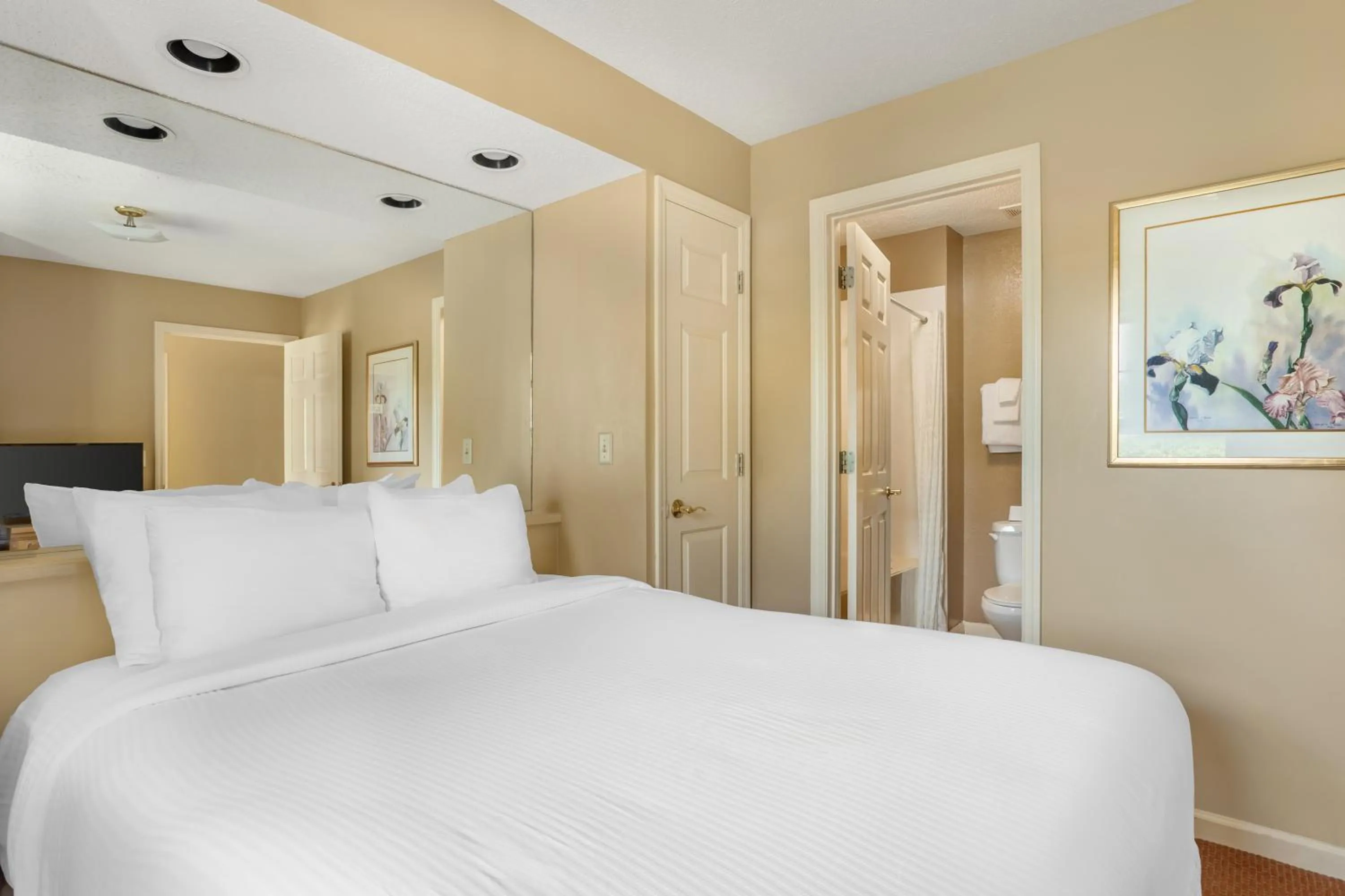 Bed in Sunrise Ridge Resort