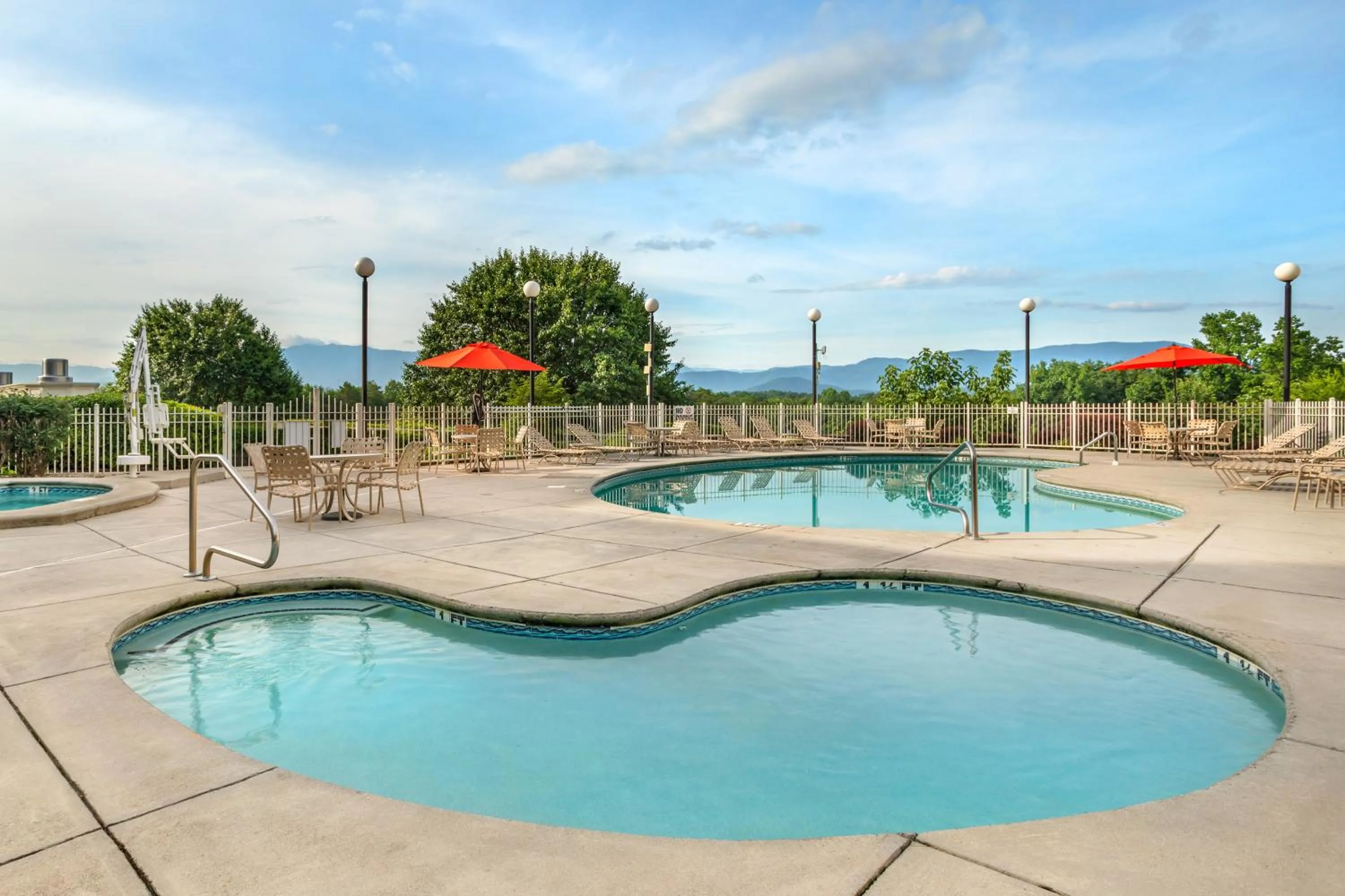 Swimming pool in Sunrise Ridge Resort