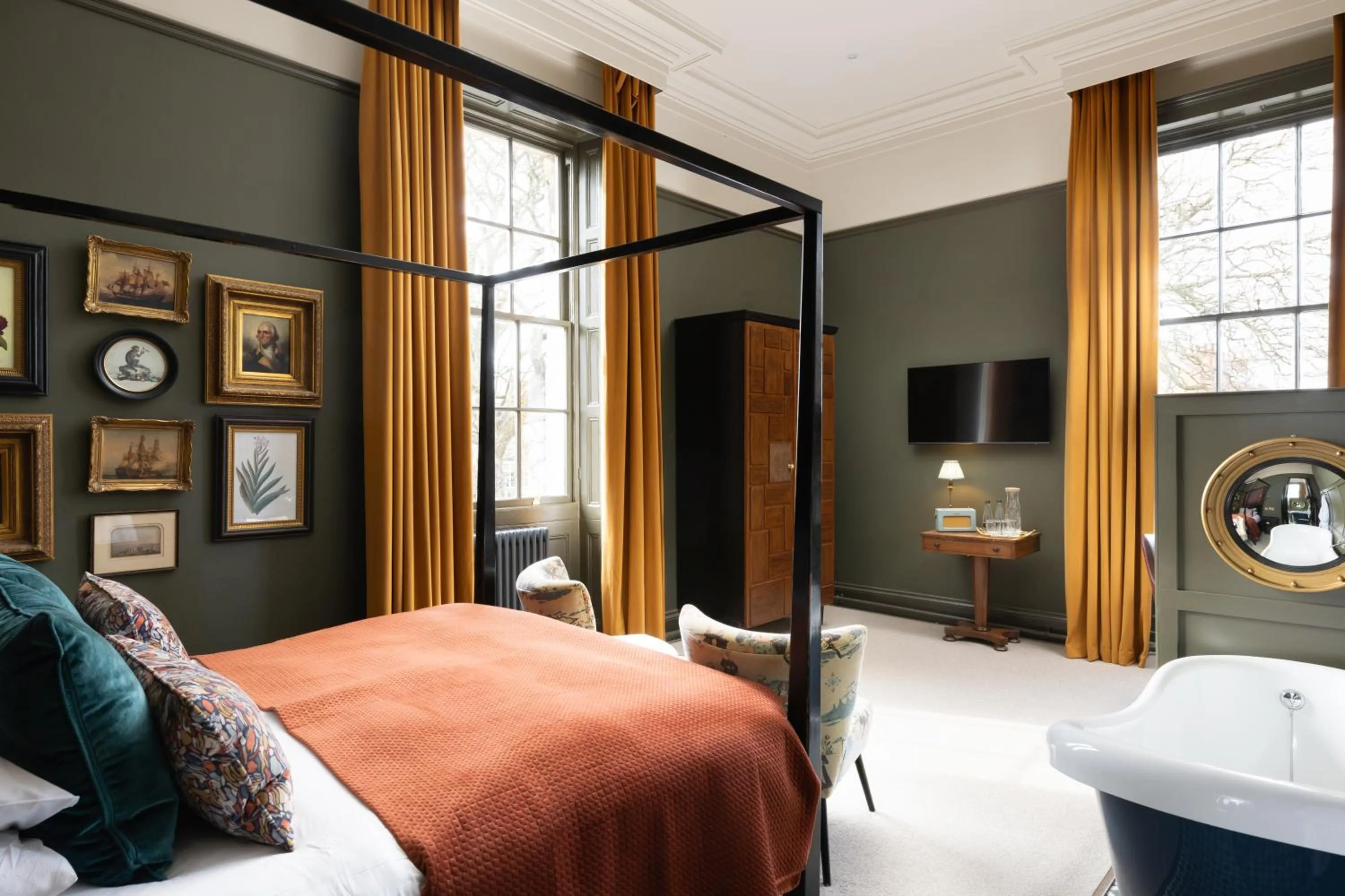 Bed in The Churchill Hotel