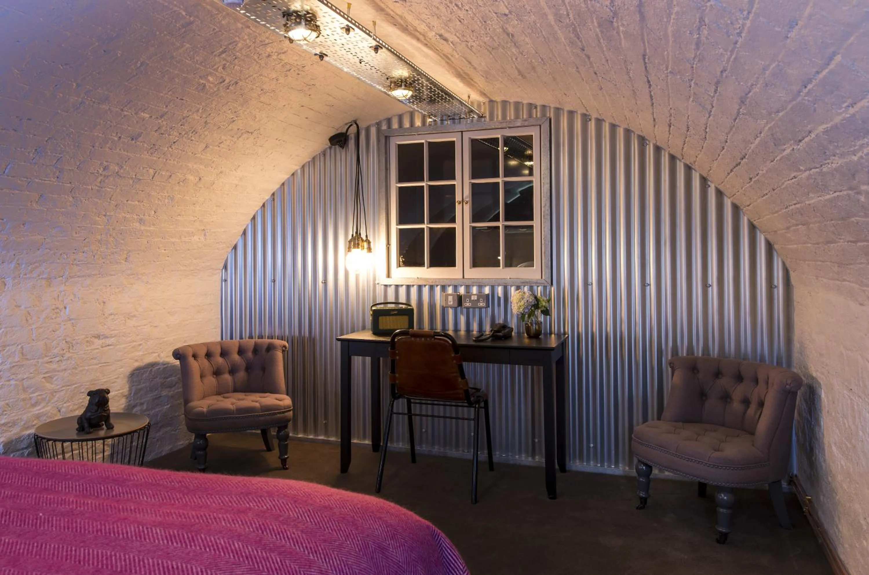 Photo of the whole room, Bed in The Churchill Hotel