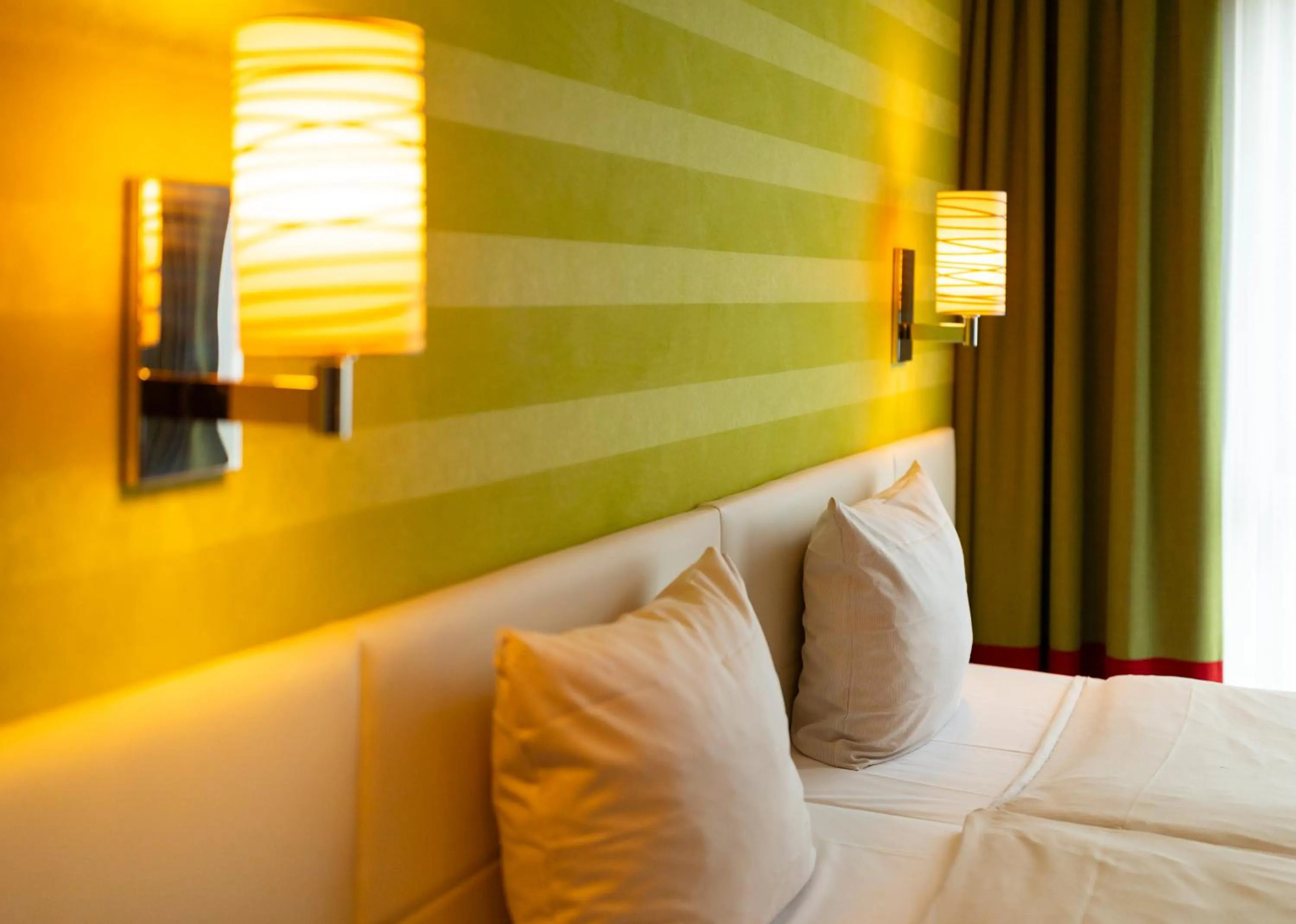 Photo of the whole room, Bed in Kedi Hotel Papenburg