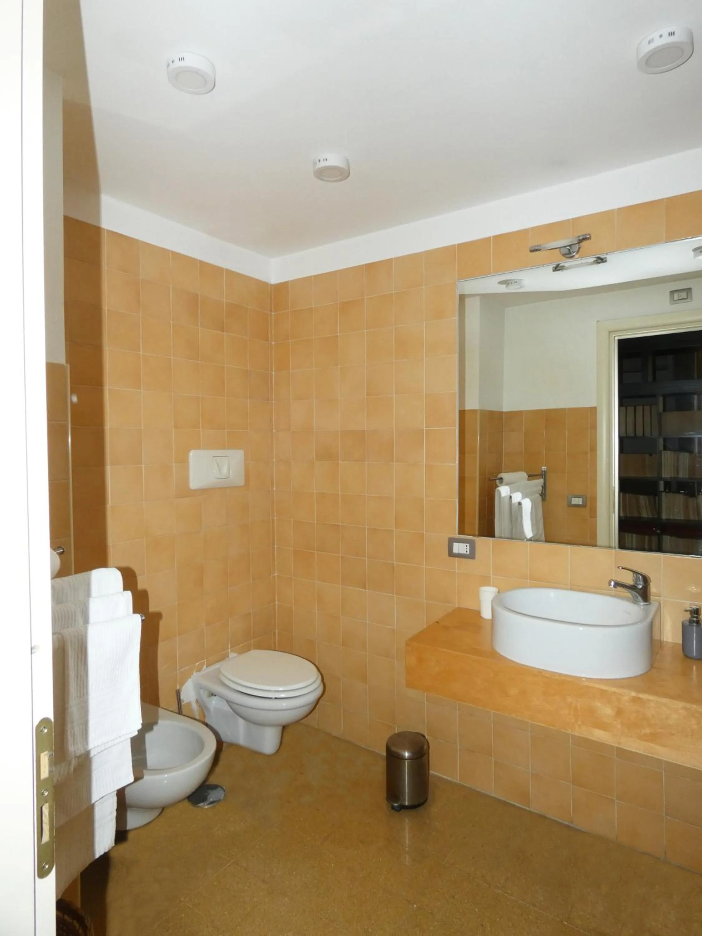 Bathroom in Resort CostantiNapoli 27