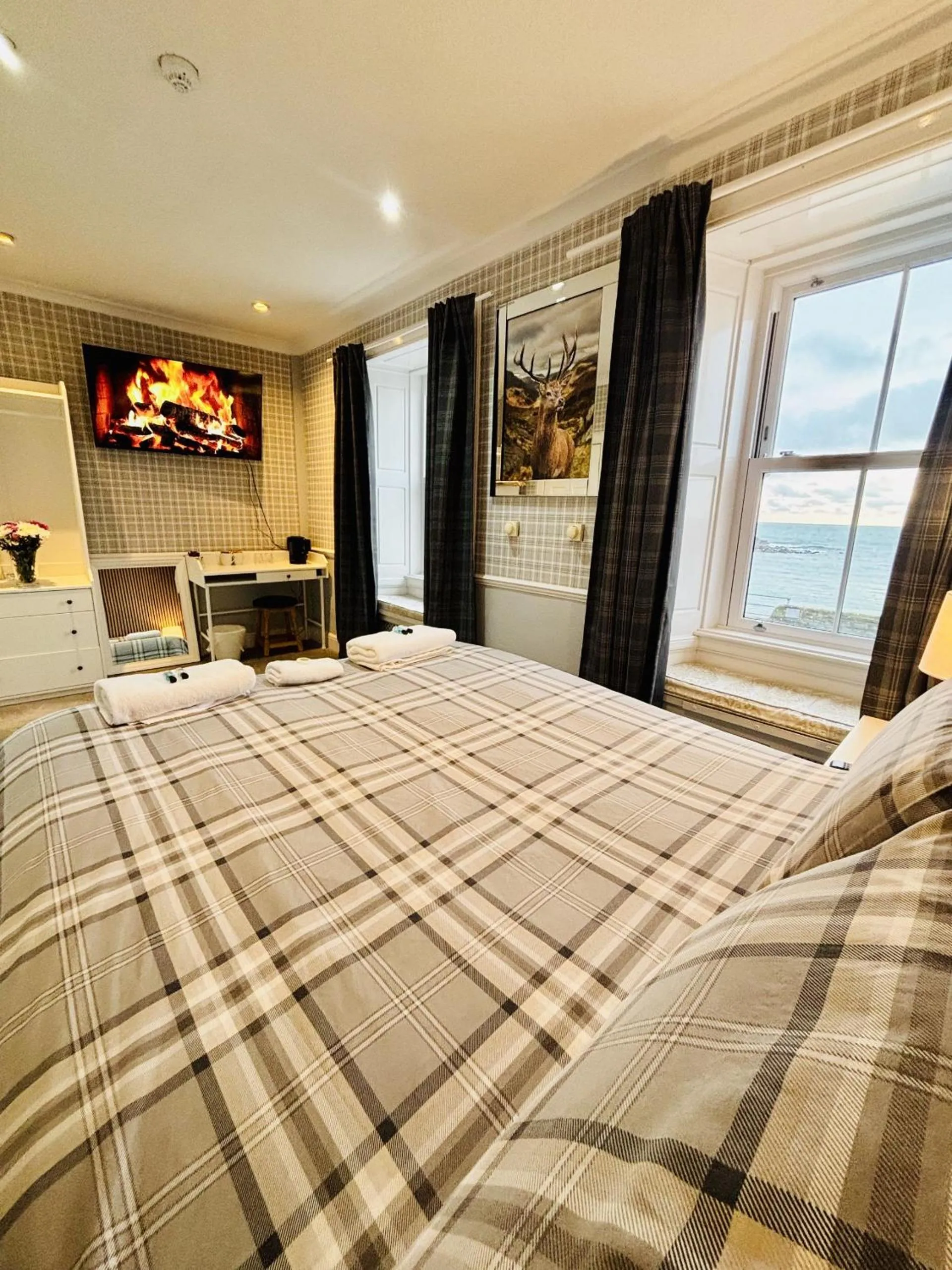 Sea view, Bed in The Waterfront