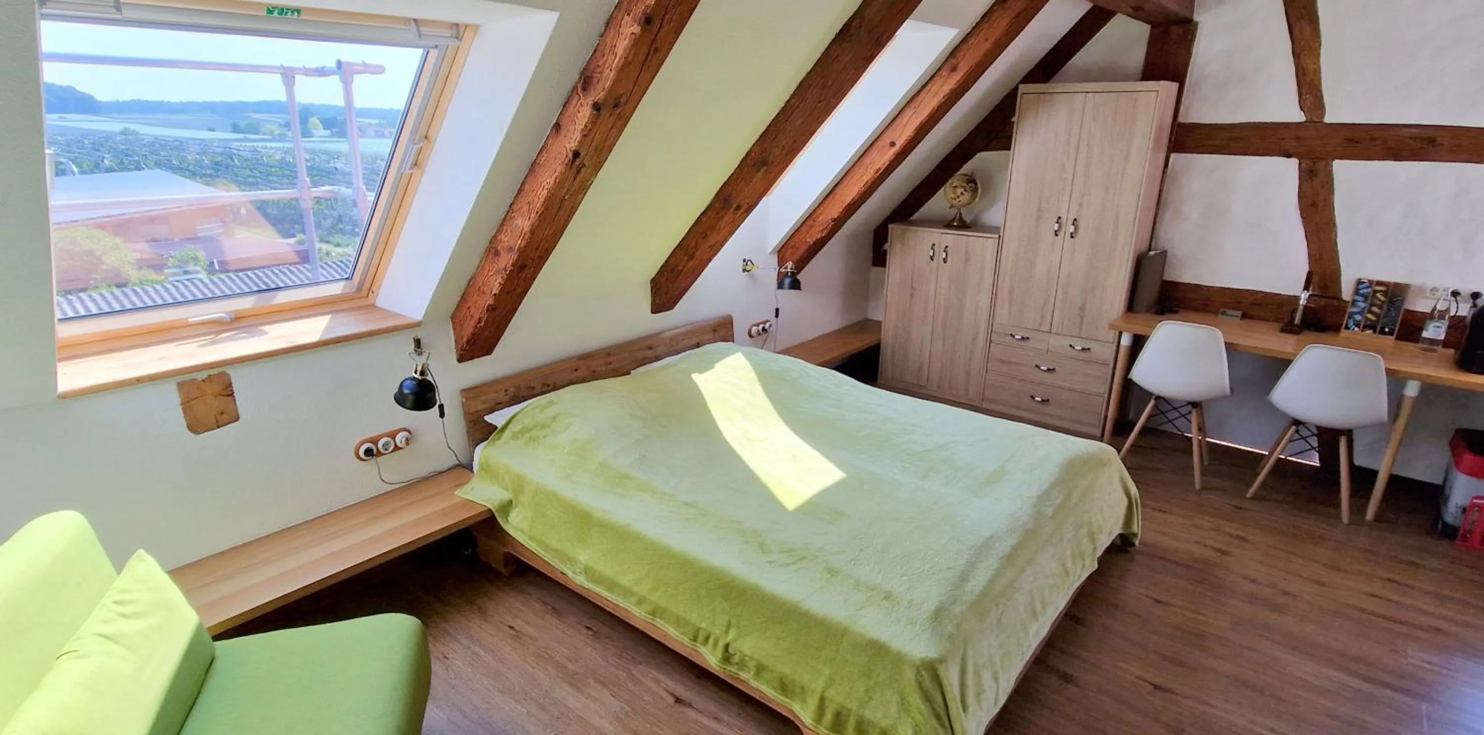 Bed in Waldvogel Ferienzimmer klimatisiert