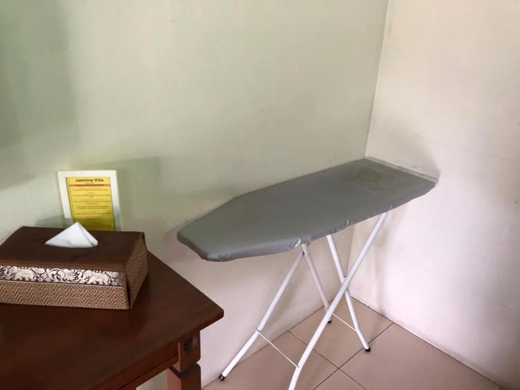 Communal lounge/ TV room in Jasmine Villa