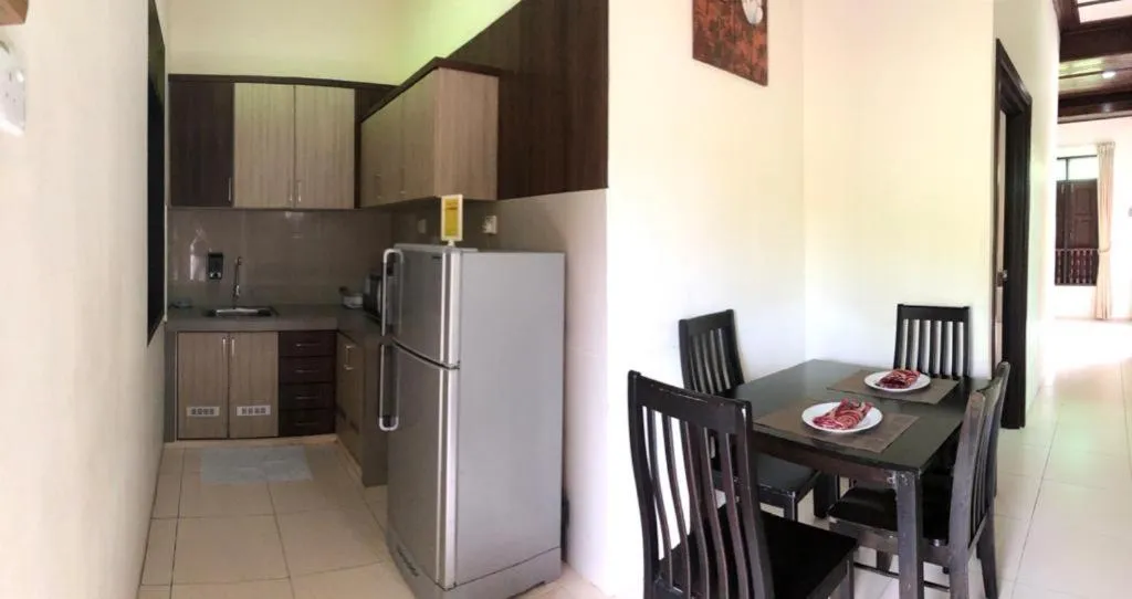 Communal kitchen in Jasmine Villa