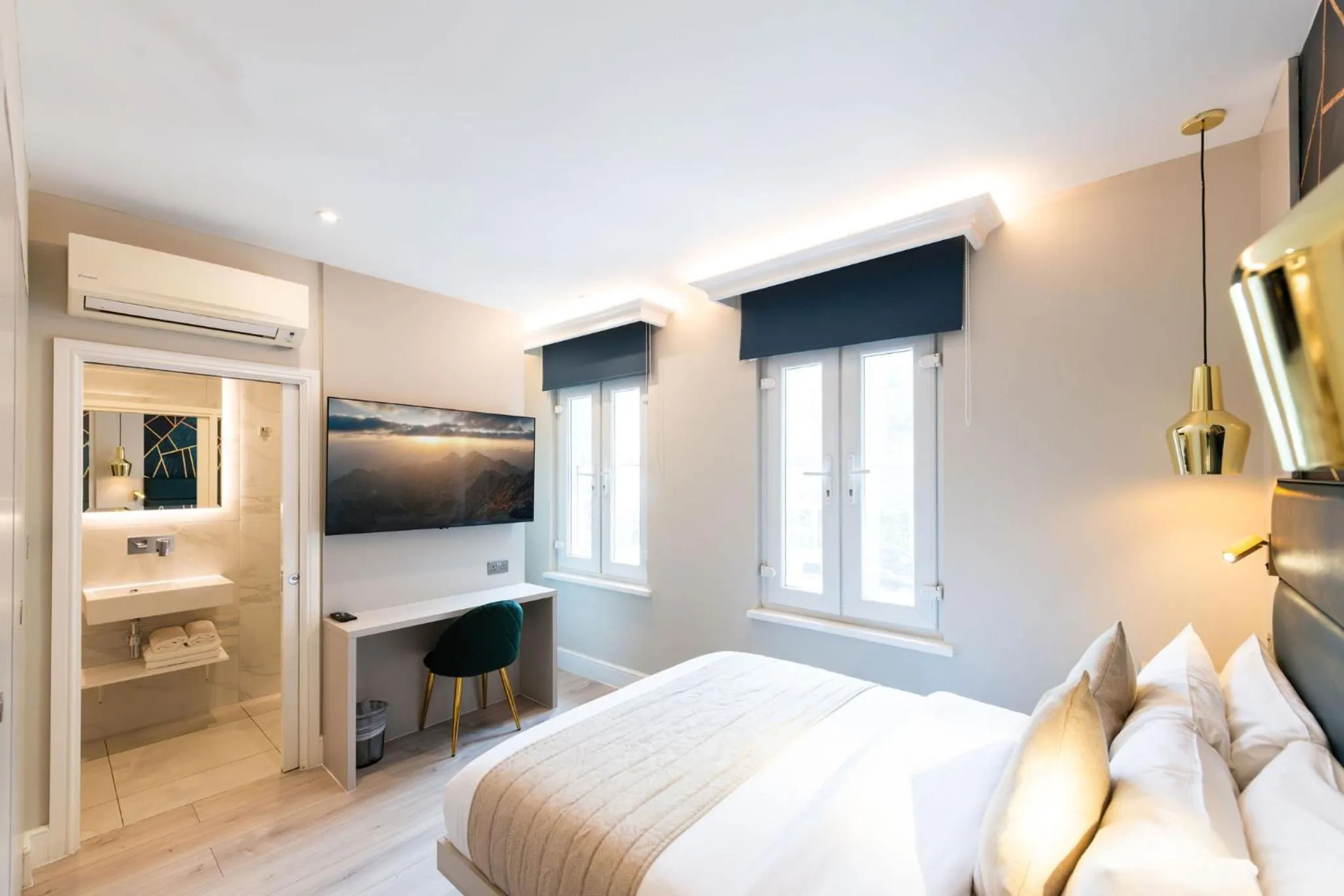 Bedroom, Bed in NOX West Hampstead