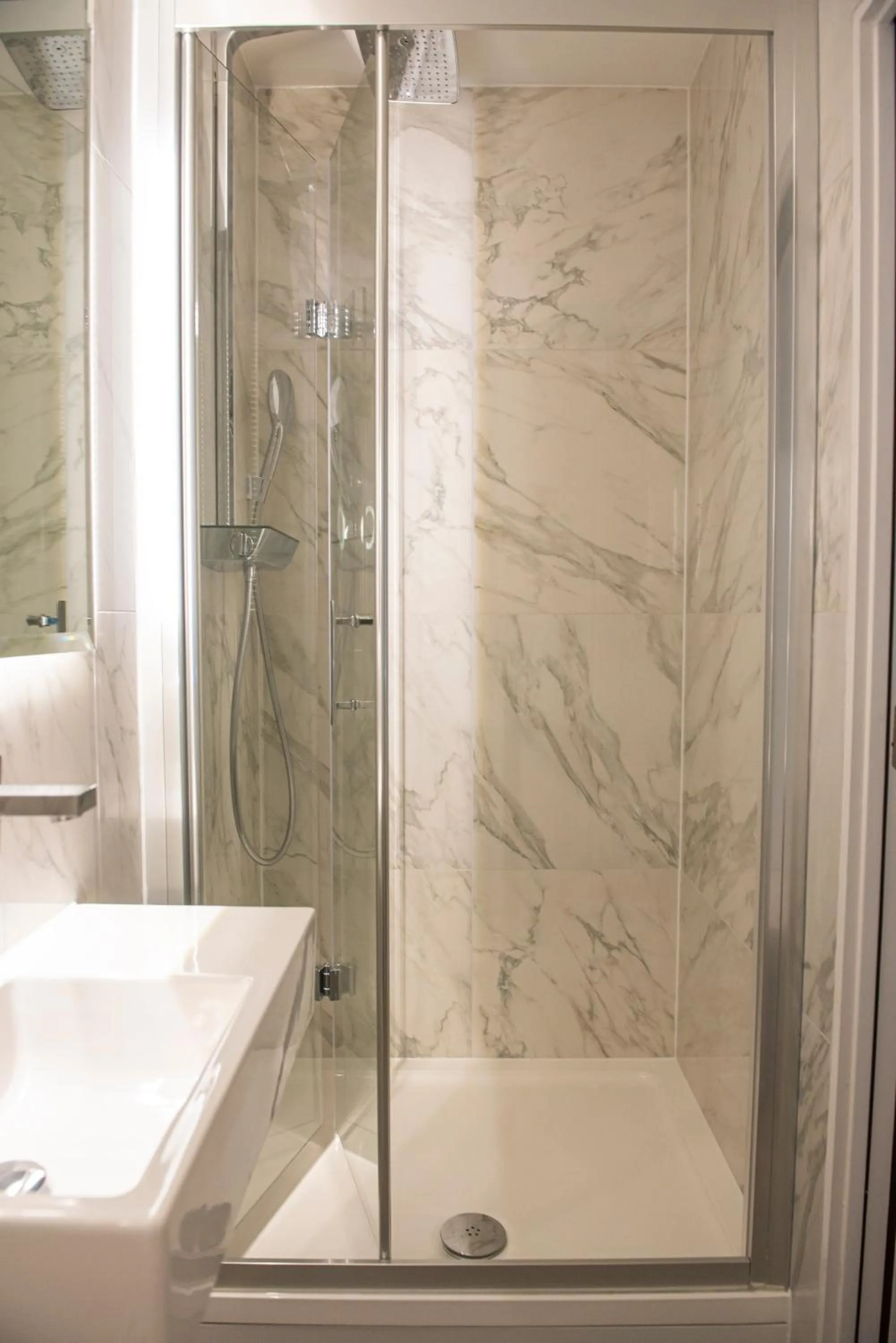 Shower in NOX West Hampstead