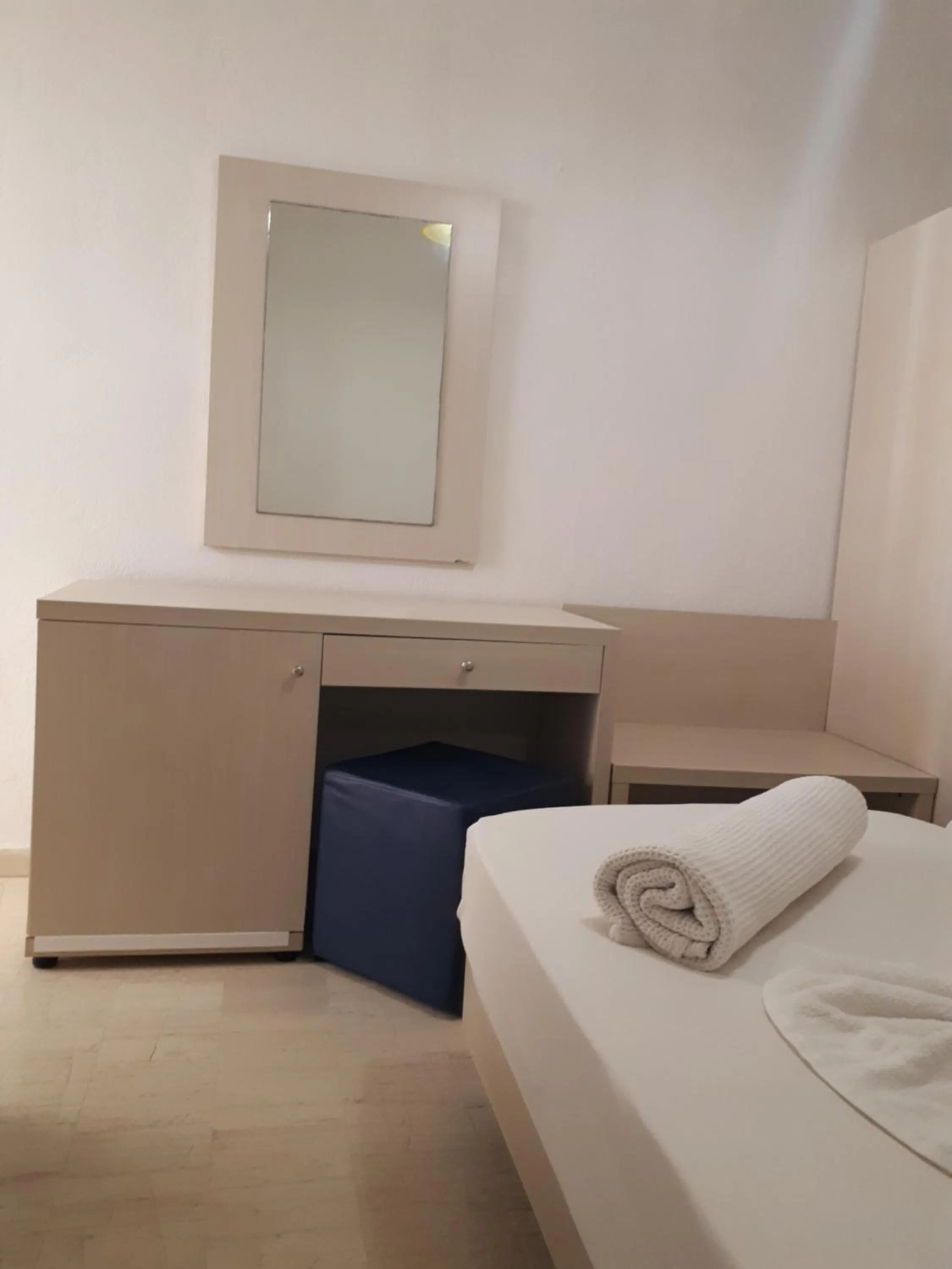 Bed in Sophie Studios