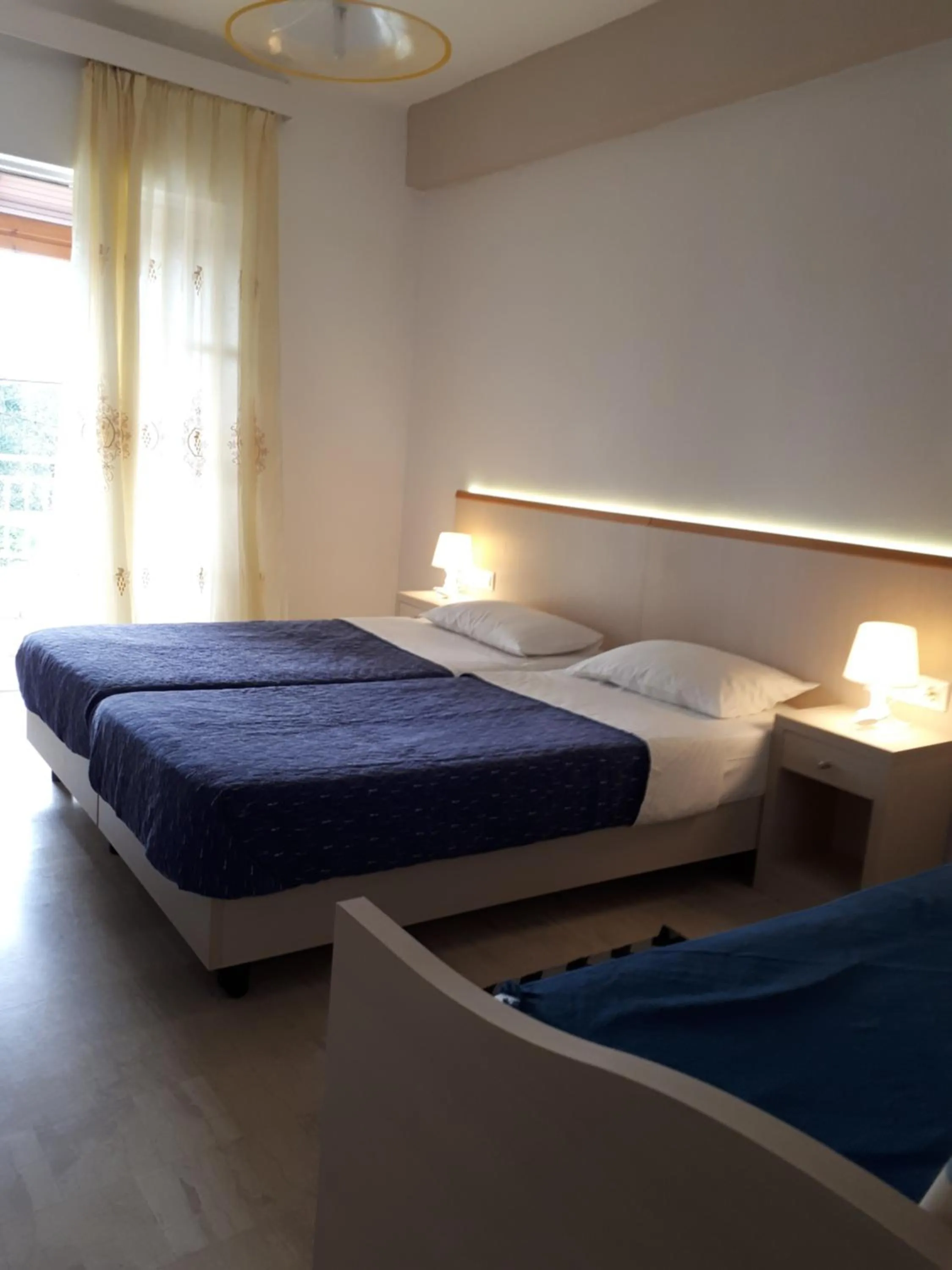 Bed in Sophie Studios