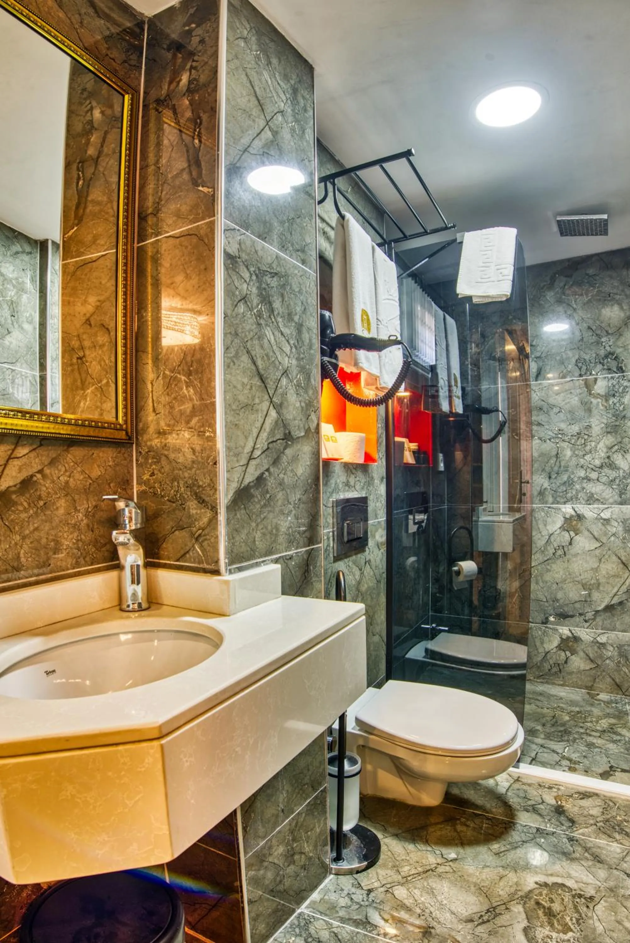 Bathroom in Sirkeci Ersu Hotel & SPA