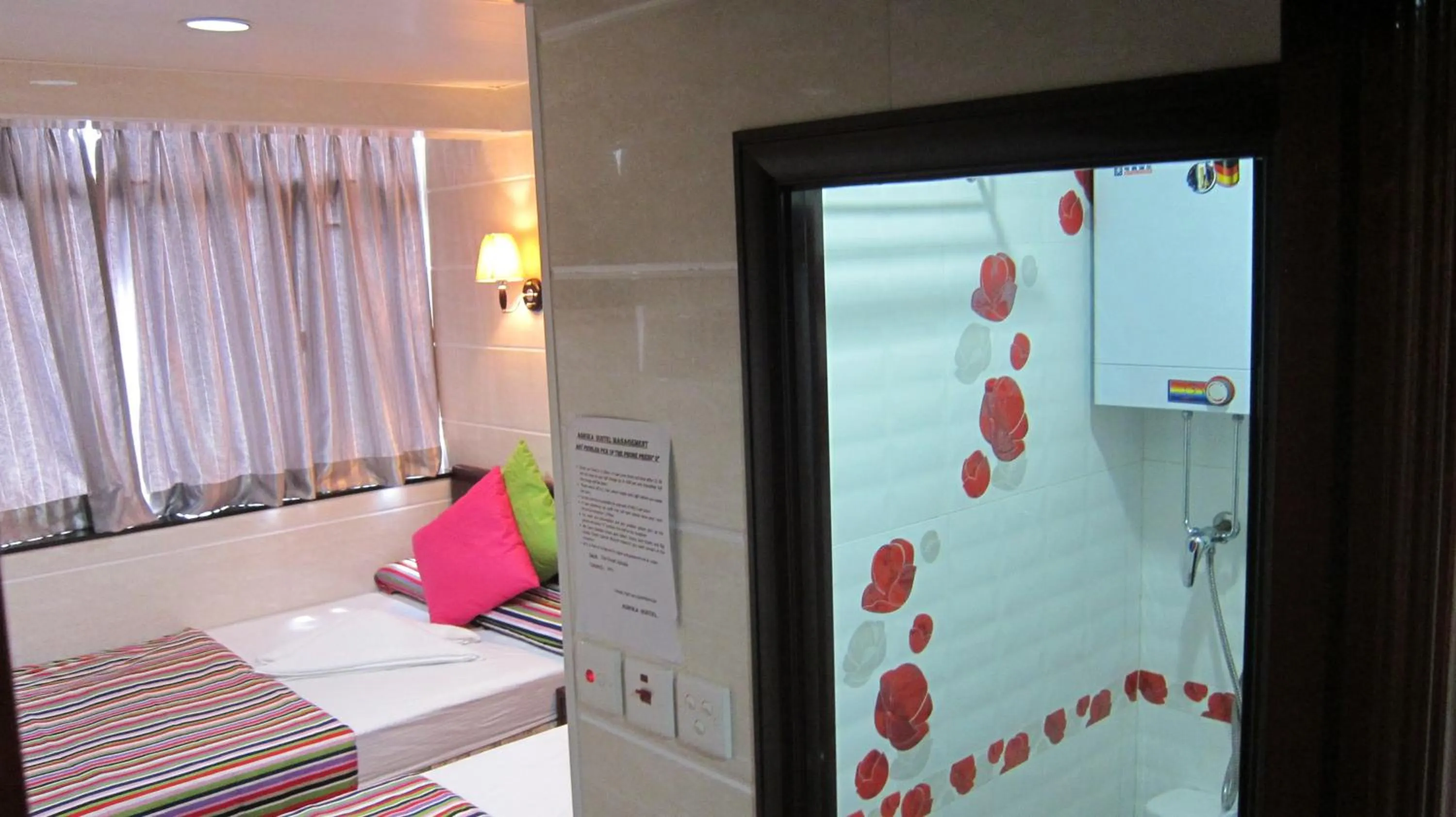 Shower in Delta Lounge