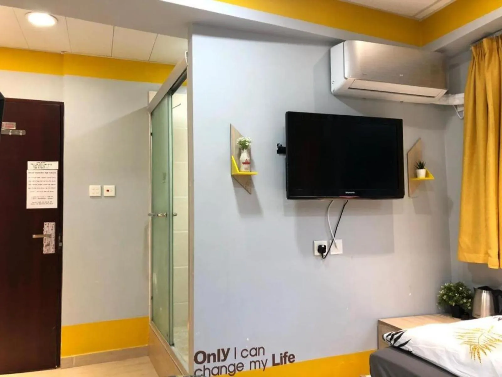 On site, Bed in Delta Lounge