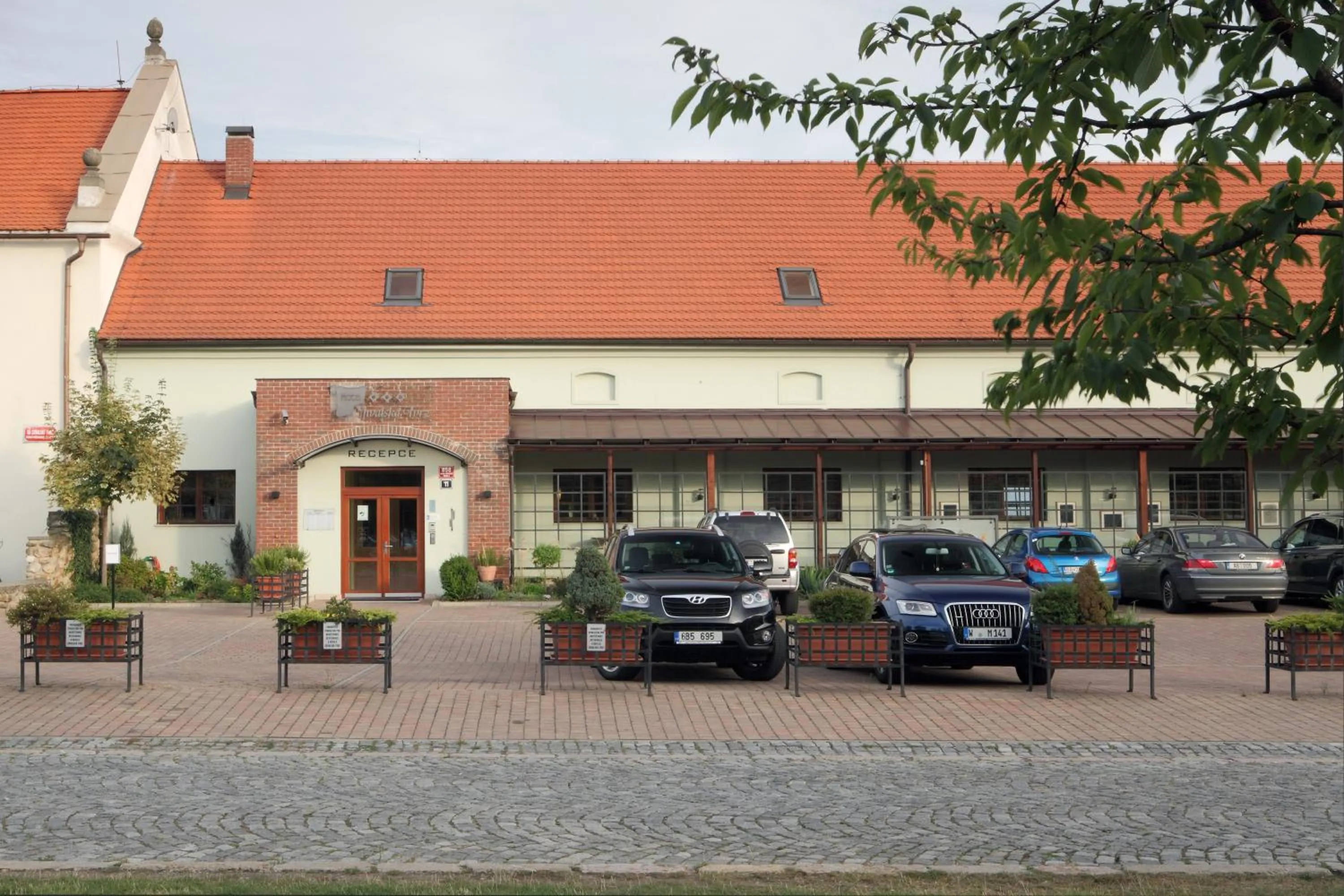 Property building in Hotel Chvalská Tvrz