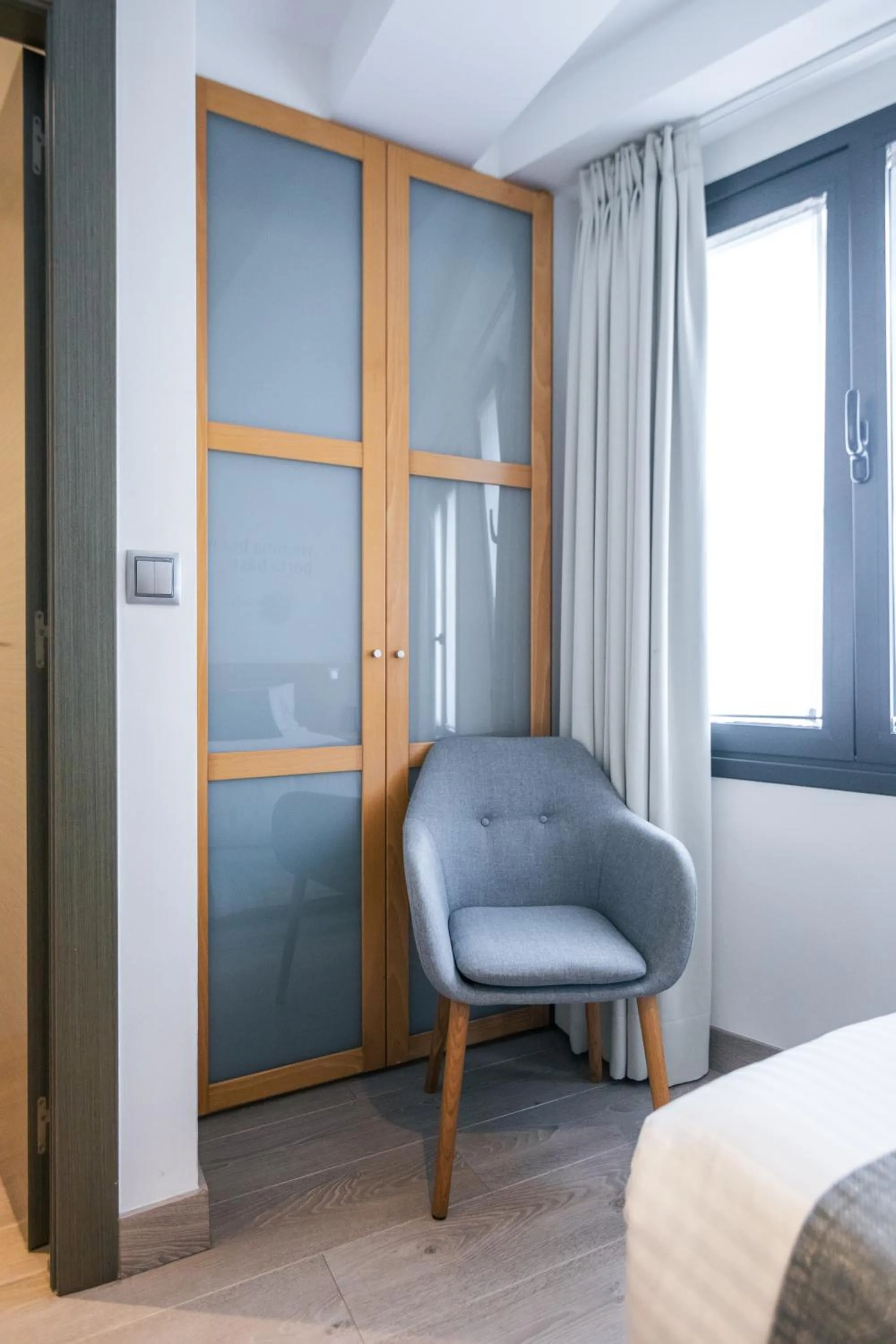 wardrobe, Bed in Le Petit Boutique Hotel